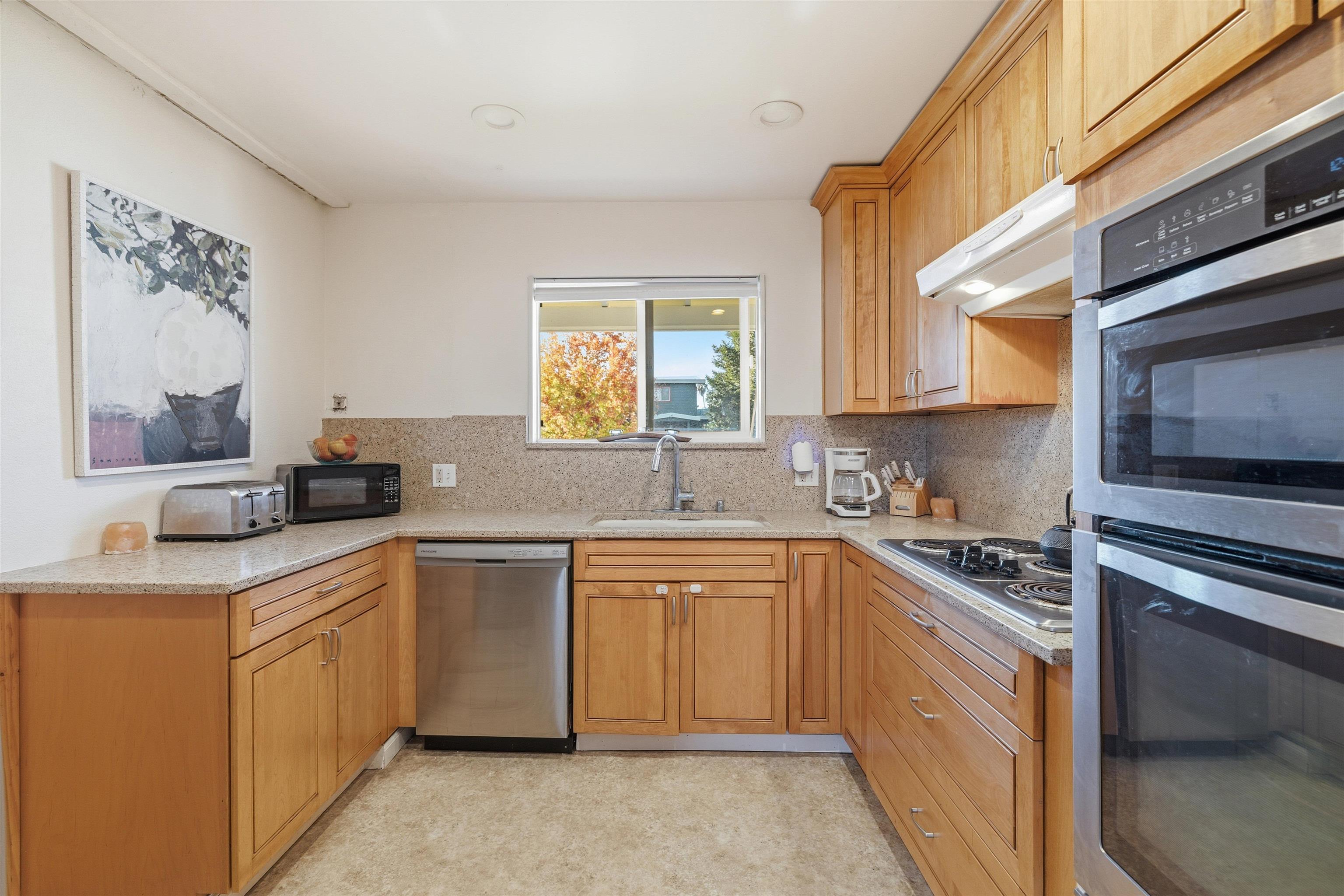 Detail Gallery Image 7 of 44 For 120 Corinne Ave, Santa Cruz,  CA 95065 - 3 Beds | 2 Baths