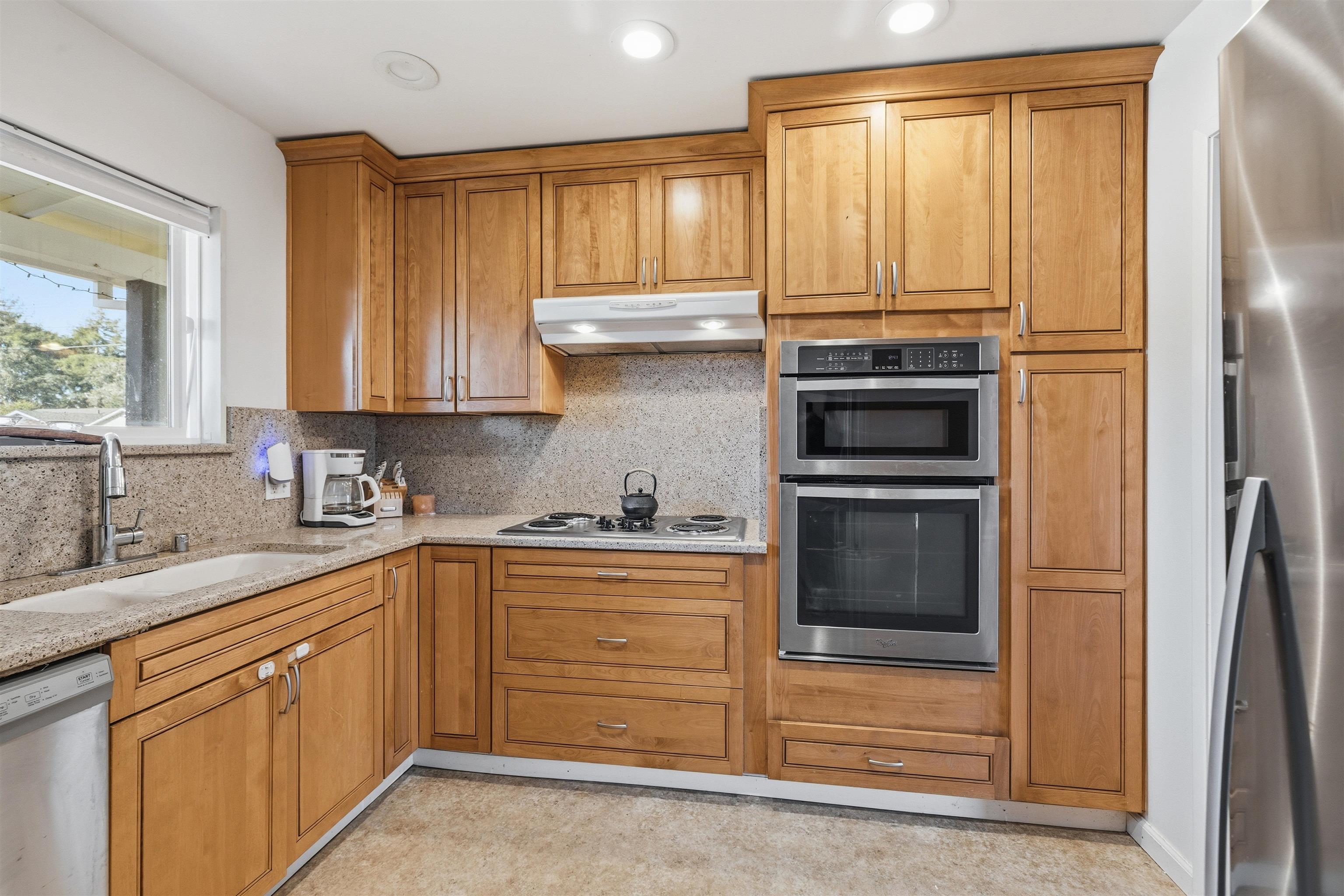 Detail Gallery Image 8 of 44 For 120 Corinne Ave, Santa Cruz,  CA 95065 - 3 Beds | 2 Baths