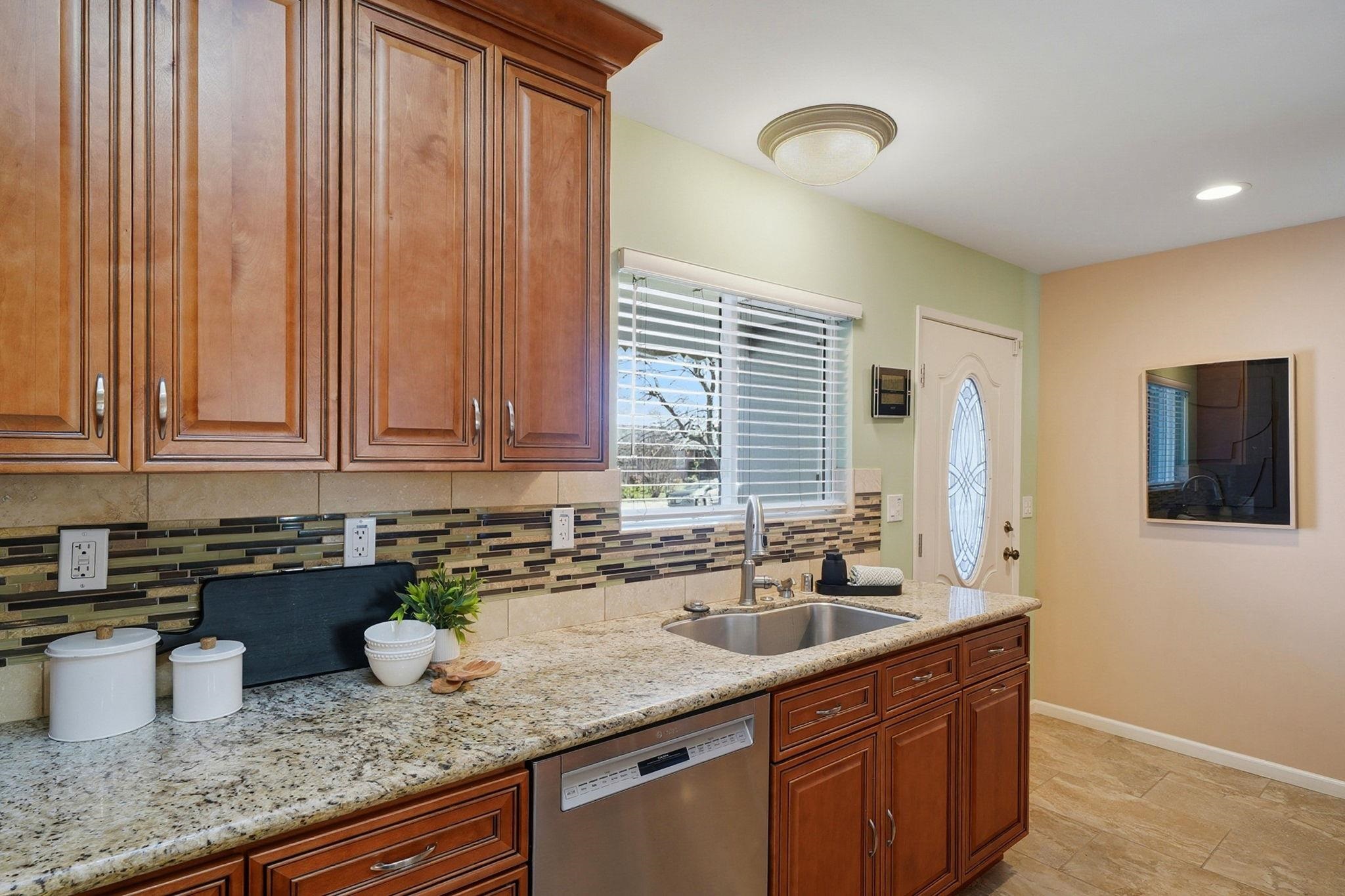 Detail Gallery Image 18 of 49 For 7712 Canterbury Lane, Dublin,  CA 94568-1936 - 3 Beds | 2 Baths