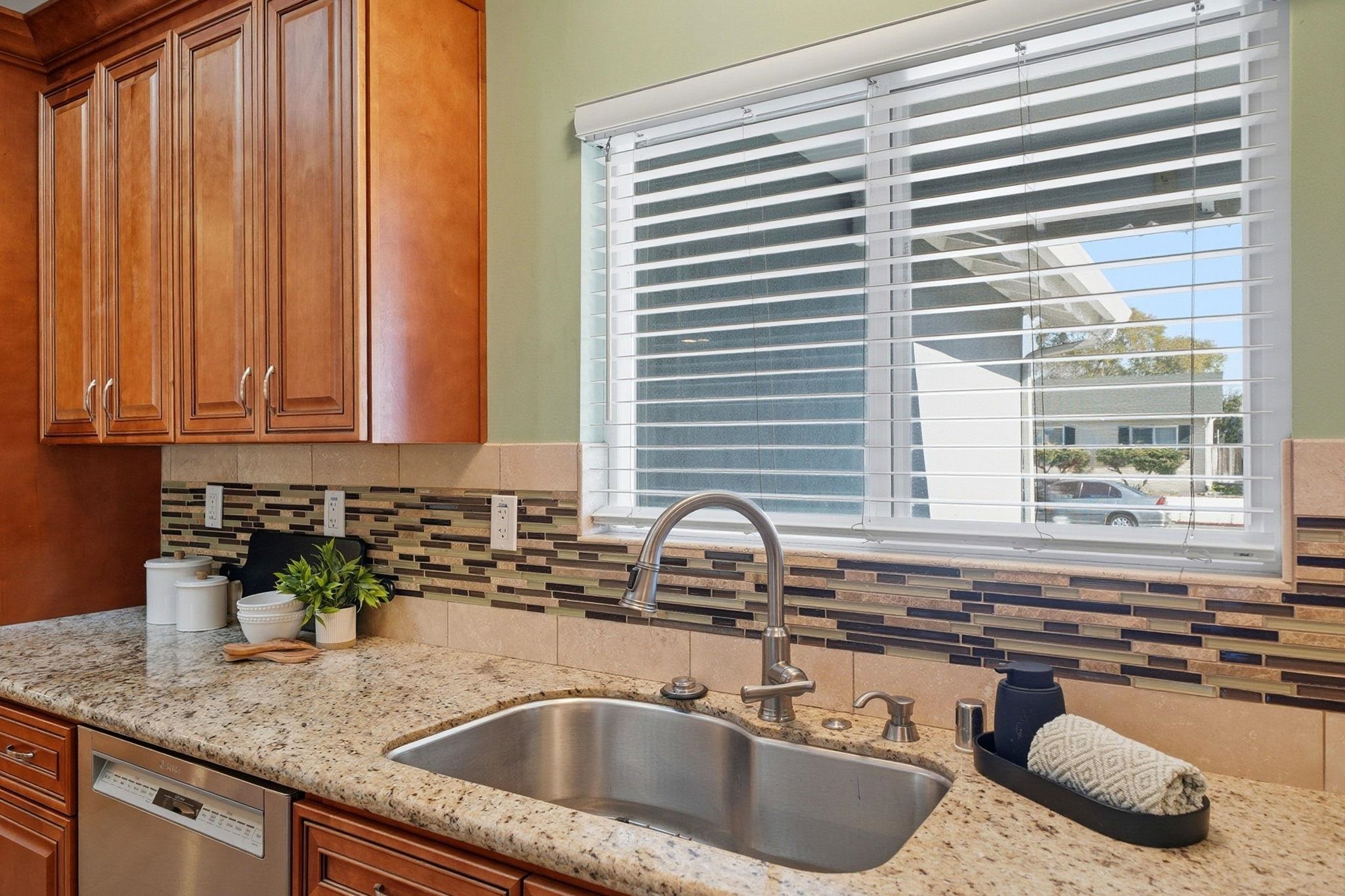 Detail Gallery Image 19 of 49 For 7712 Canterbury Lane, Dublin,  CA 94568-1936 - 3 Beds | 2 Baths