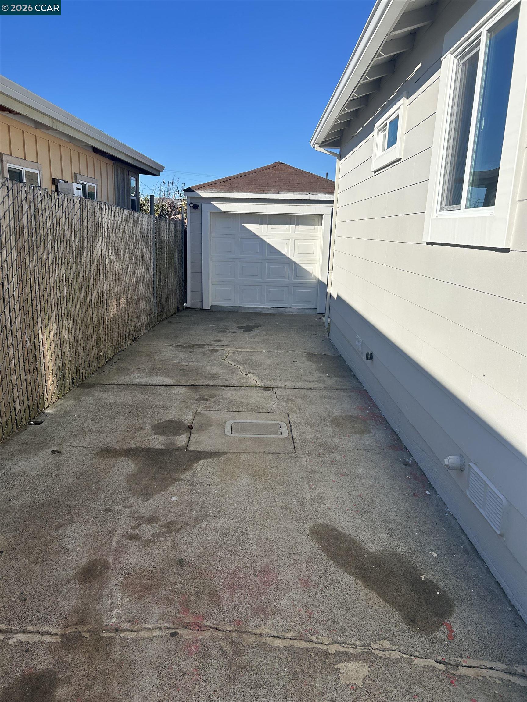 Detail Gallery Image 7 of 7 For 1621 26th St, Richmond,  CA 94806-4523 - 2 Beds | 1 Baths