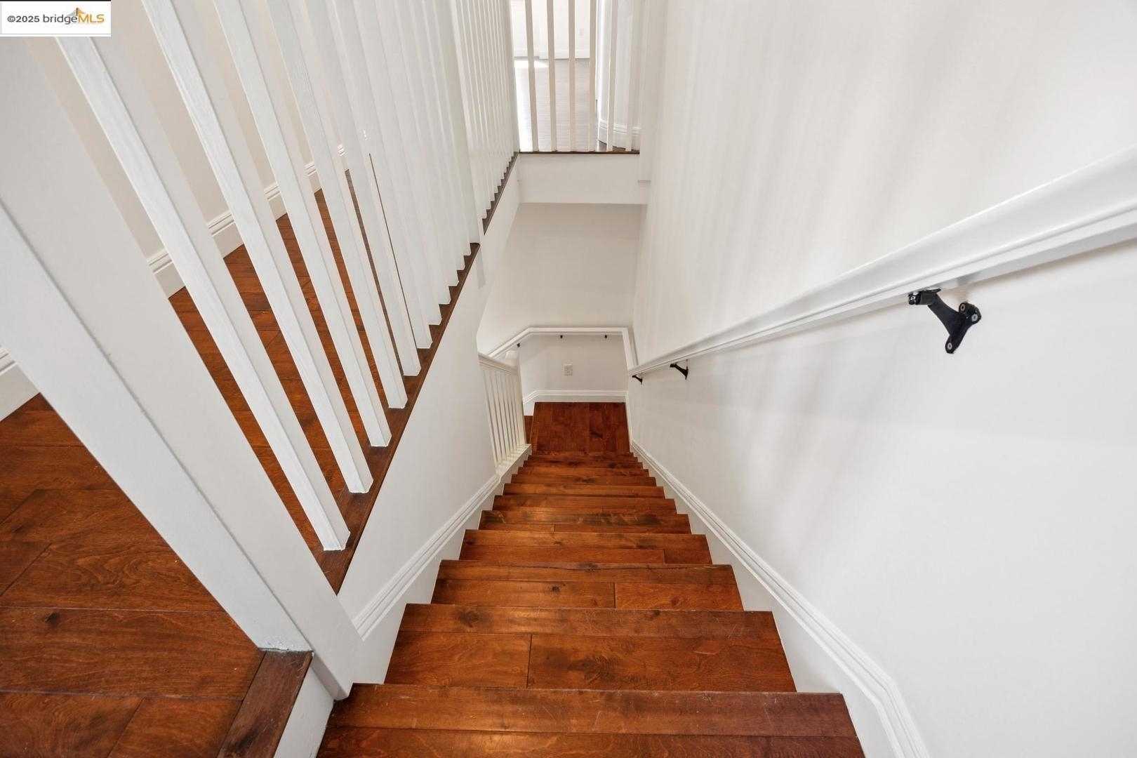 Detail Gallery Image 16 of 34 For 1028 36th St, Oakland,  CA 94608 - 3 Beds | 3 Baths