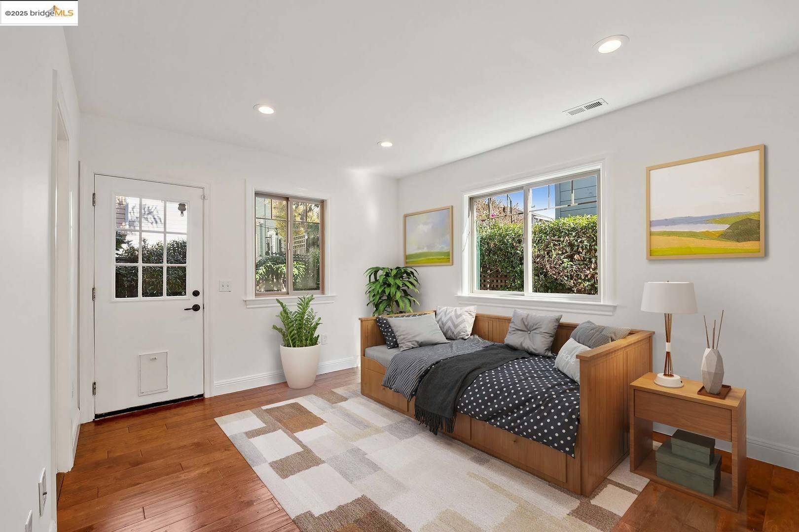 Detail Gallery Image 17 of 34 For 1028 36th St, Oakland,  CA 94608 - 3 Beds | 3 Baths