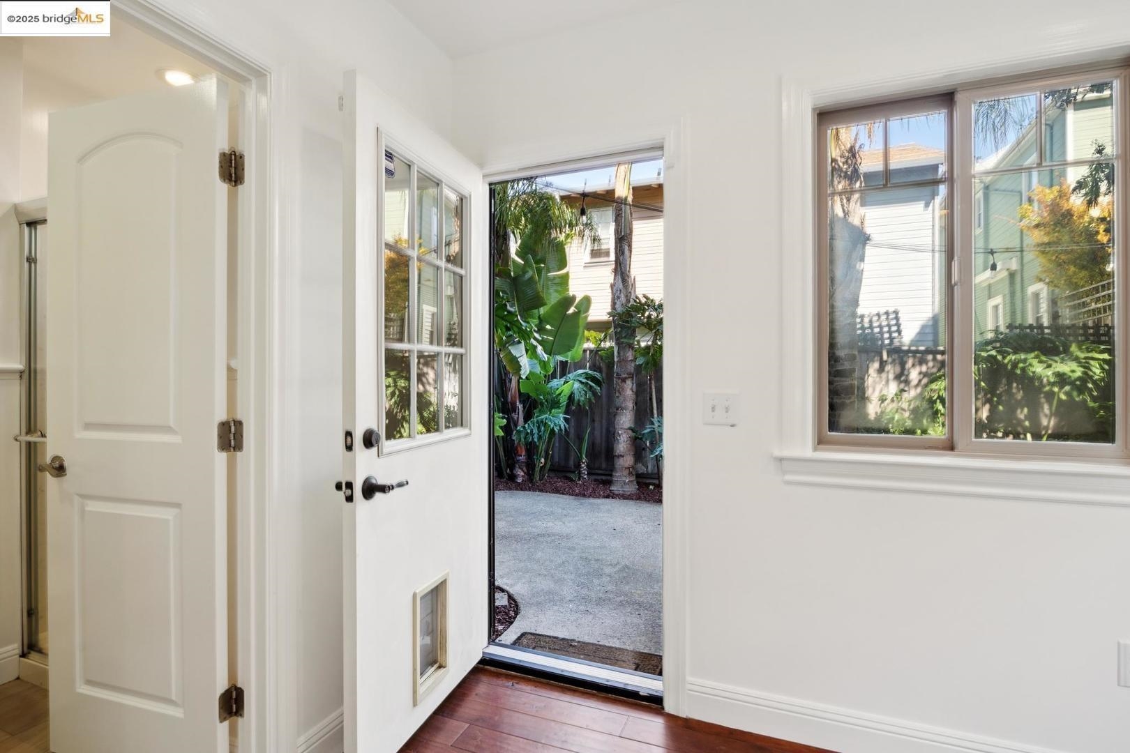 Detail Gallery Image 20 of 34 For 1028 36th St, Oakland,  CA 94608 - 3 Beds | 3 Baths