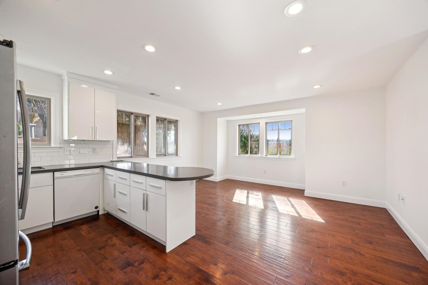 Detail Gallery Image 29 of 34 For 1028 36th St, Oakland,  CA 94608 - 3 Beds | 3 Baths