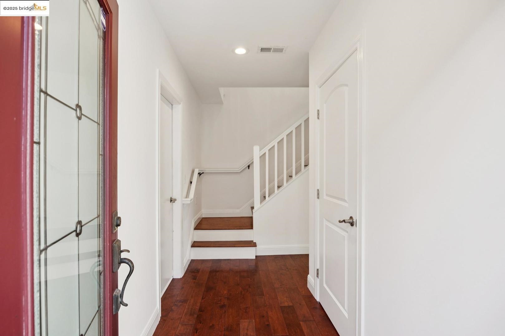 Detail Gallery Image 4 of 34 For 1028 36th St, Oakland,  CA 94608 - 3 Beds | 3 Baths