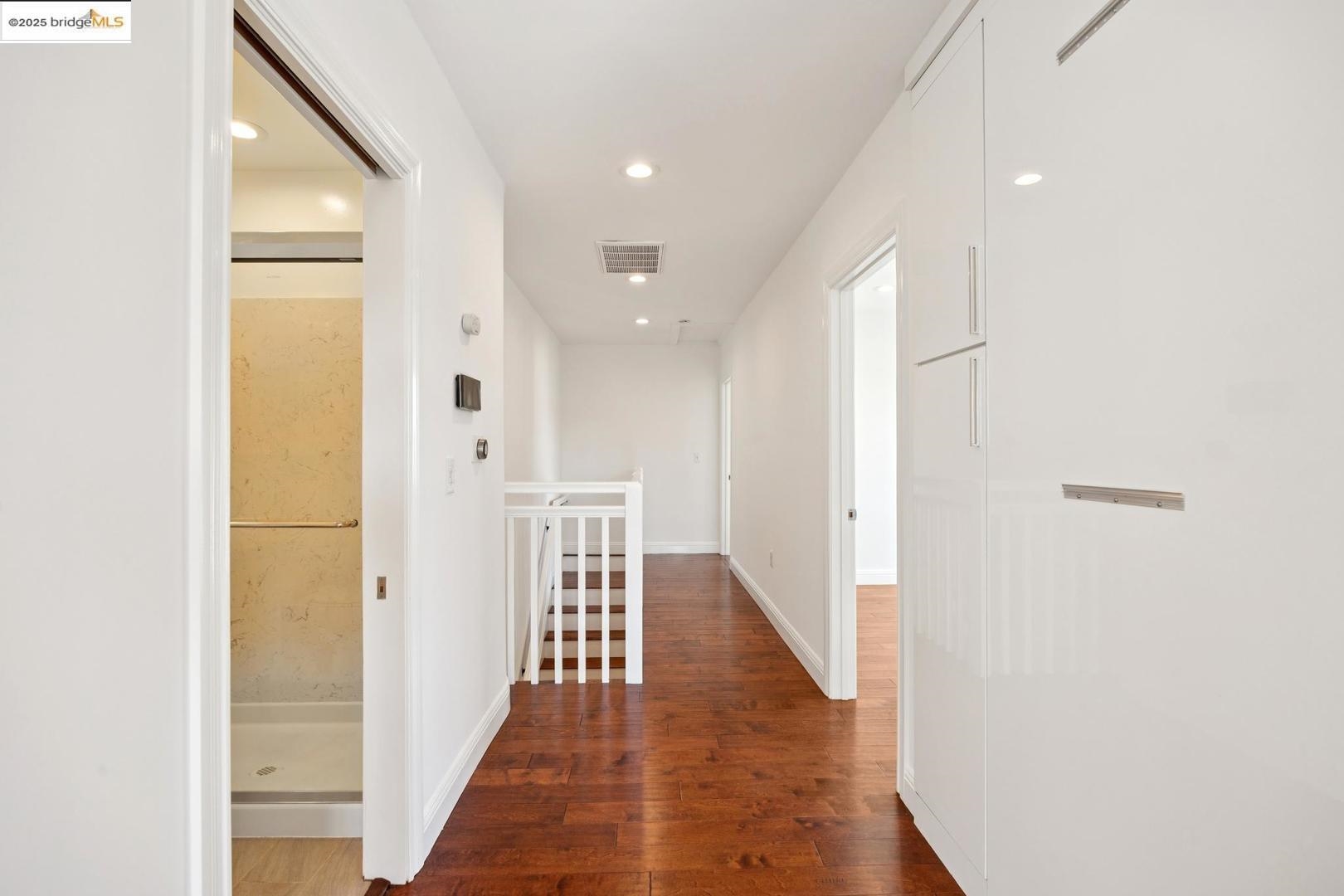 Detail Gallery Image 9 of 34 For 1028 36th St, Oakland,  CA 94608 - 3 Beds | 3 Baths