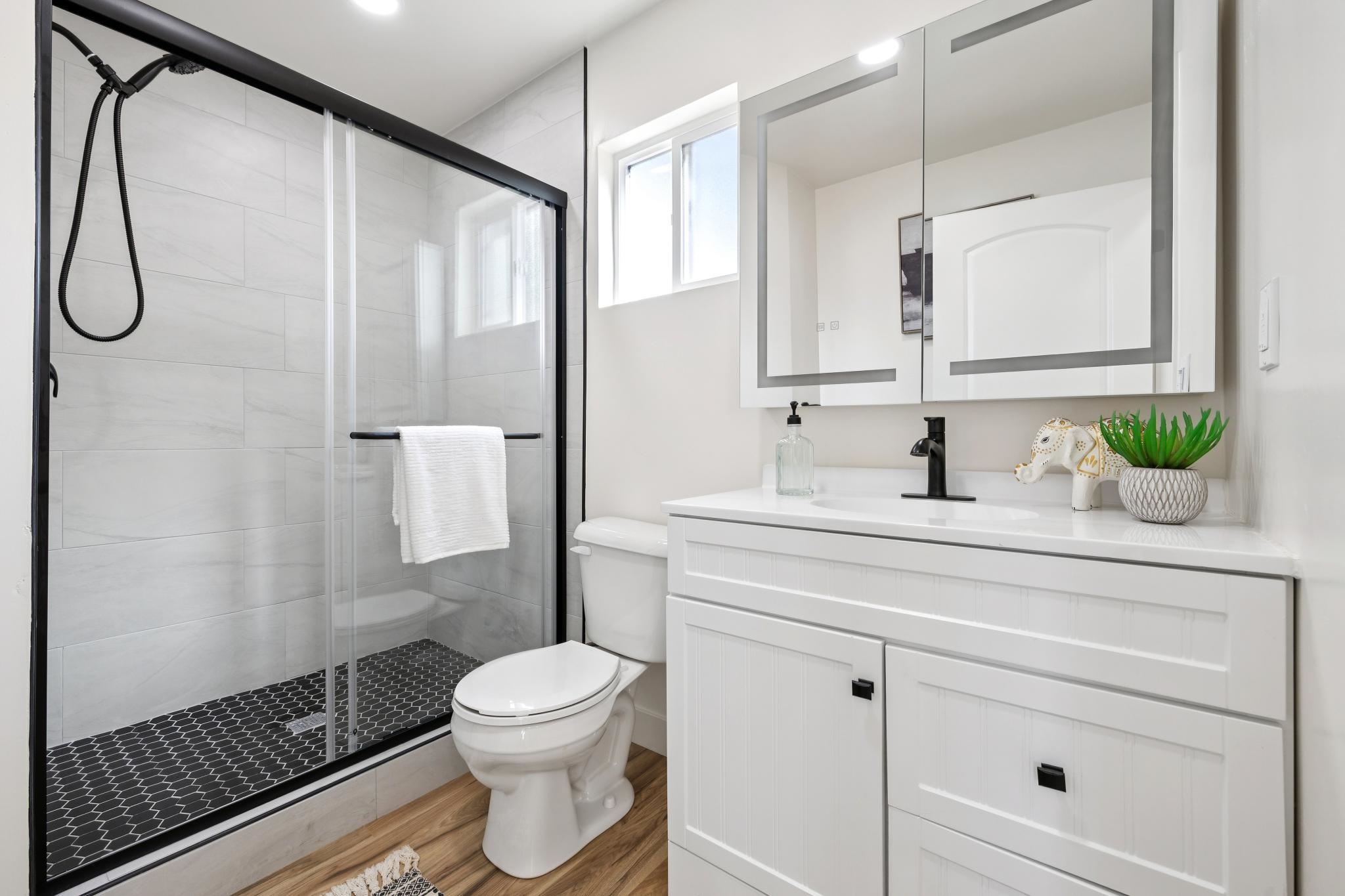 Detail Gallery Image 30 of 35 For 917 Channing Way, Berkeley,  CA 94710 - 5 Beds | 3 Baths