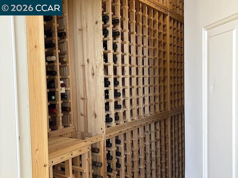 Detail Gallery Image 4 of 13 For 39 Orinda View, Orinda,  CA 94563 - 5 Beds | 3/2 Baths