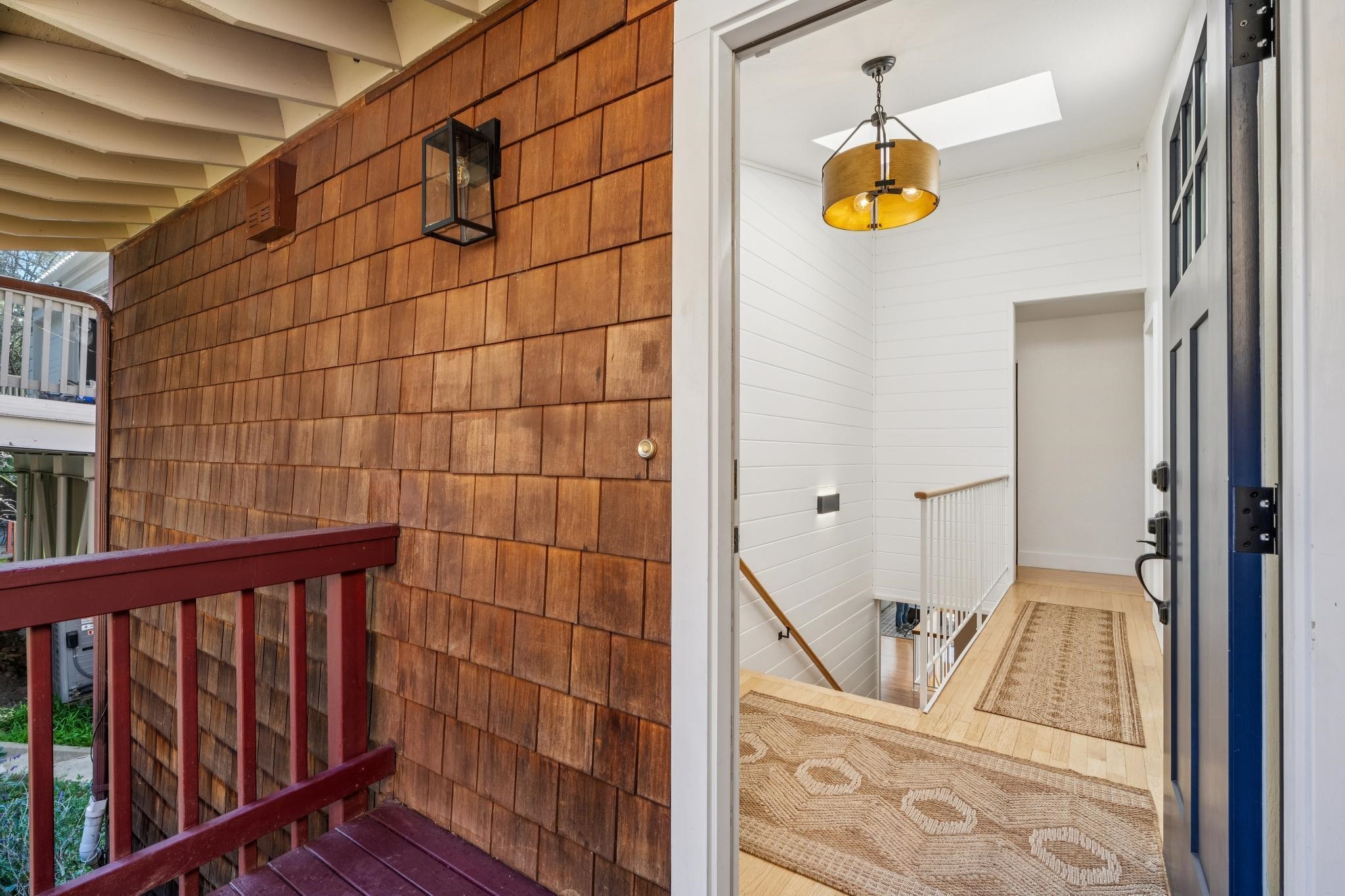 Detail Gallery Image 3 of 49 For 6507 Heather Ridge Way, Oakland,  CA 94611 - 4 Beds | 3/1 Baths