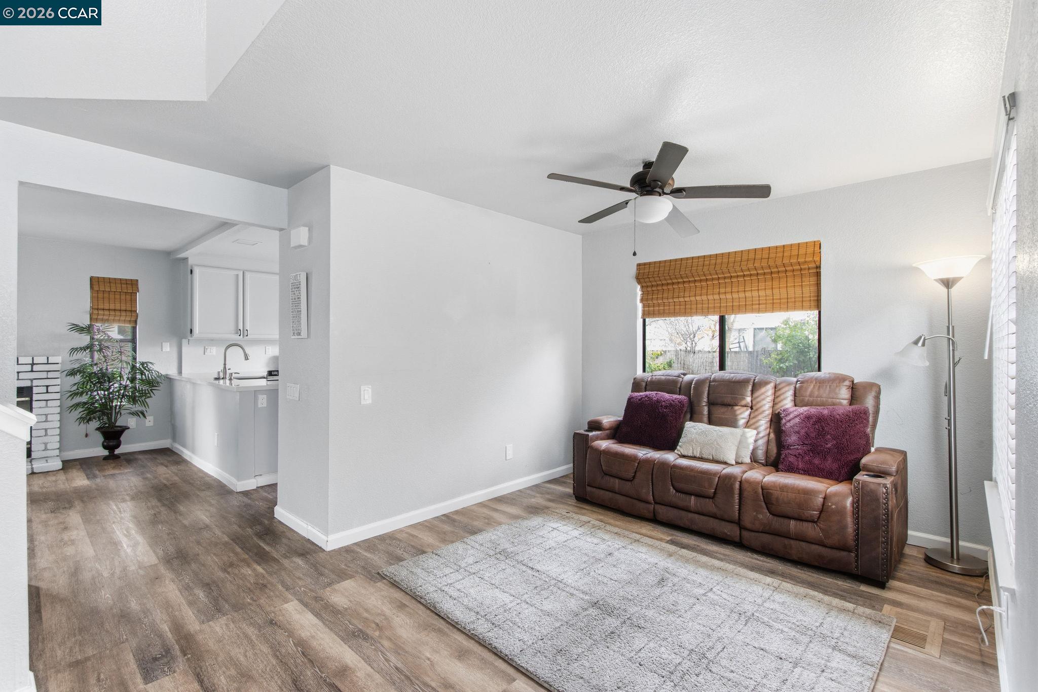 Detail Gallery Image 5 of 23 For 975 Doeskin Ter, Brentwood,  CA 94513 - 3 Beds | 2/1 Baths