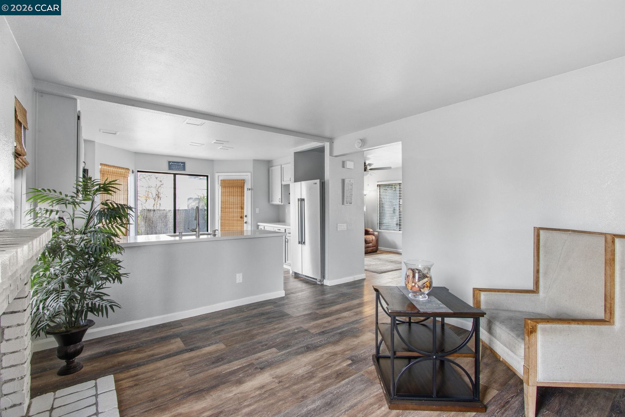 Detail Gallery Image 6 of 23 For 975 Doeskin Ter, Brentwood,  CA 94513 - 3 Beds | 2/1 Baths