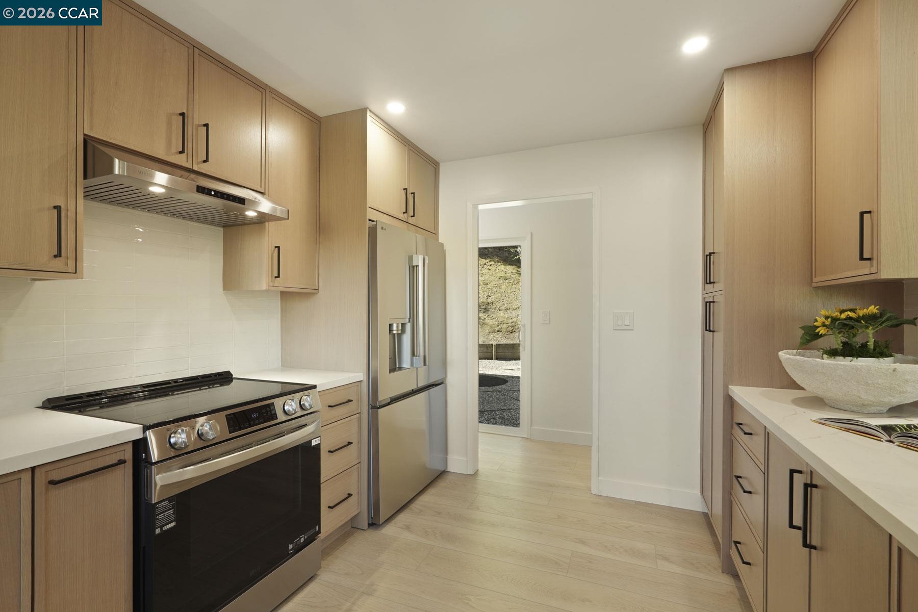 Detail Gallery Image 13 of 59 For 3233 Lucas Circle, Lafayette,  CA 94549 - 4 Beds | 3/1 Baths