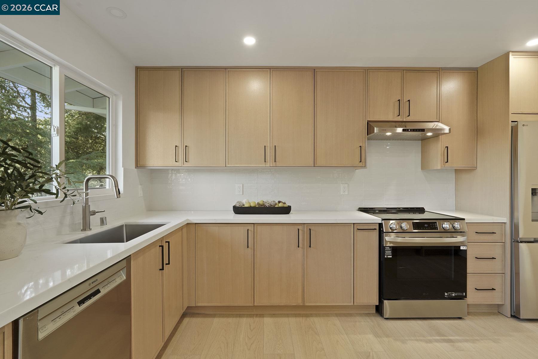 Detail Gallery Image 17 of 59 For 3233 Lucas Circle, Lafayette,  CA 94549 - 4 Beds | 3/1 Baths