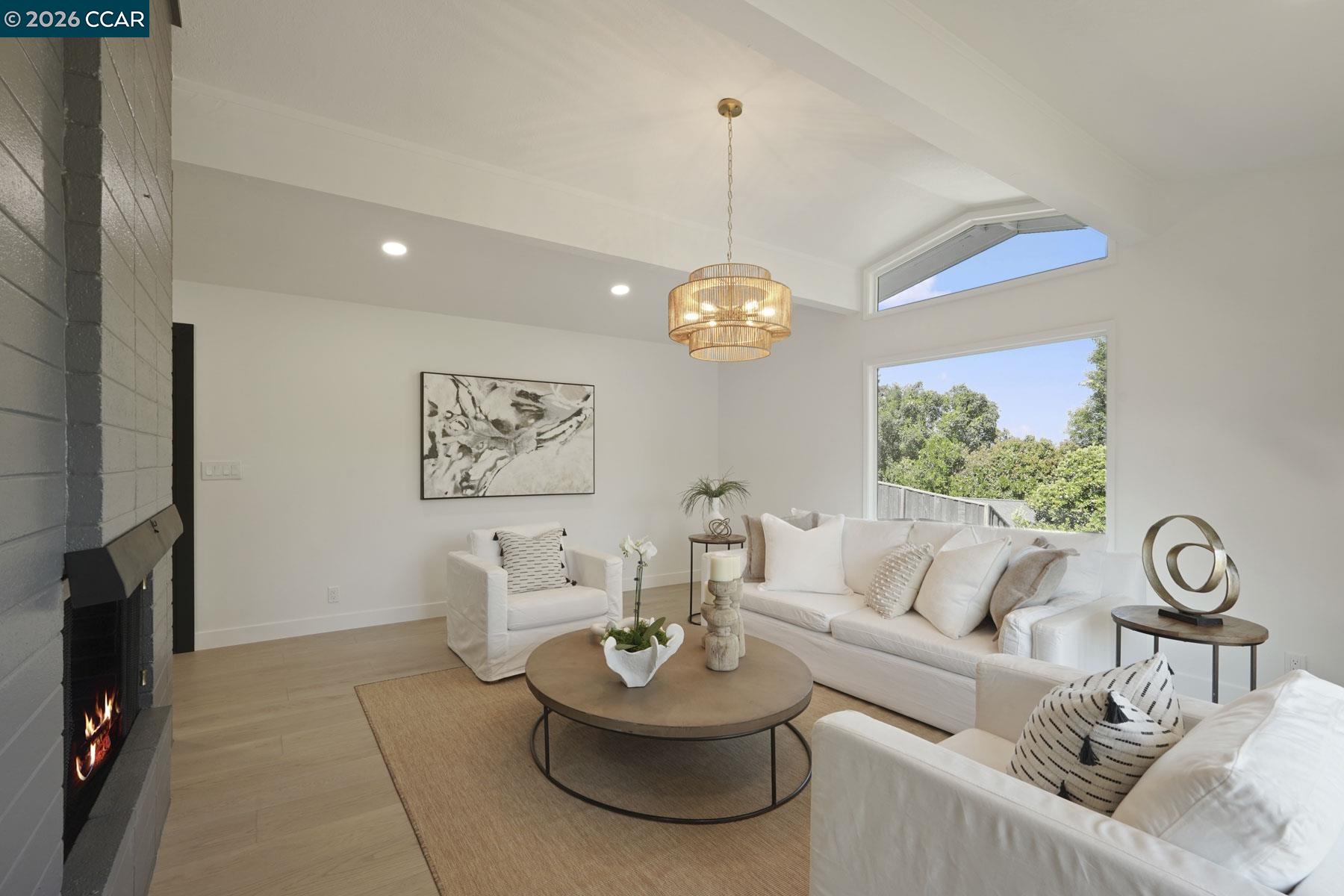 Detail Gallery Image 5 of 59 For 3233 Lucas Circle, Lafayette,  CA 94549 - 4 Beds | 3/1 Baths