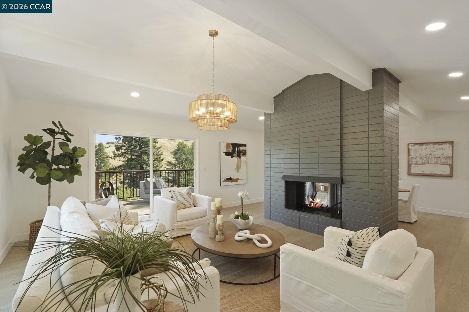 Detail Gallery Image 5 of 59 For 3233 Lucas Circle, Lafayette,  CA 94549 - 4 Beds | 3/1 Baths