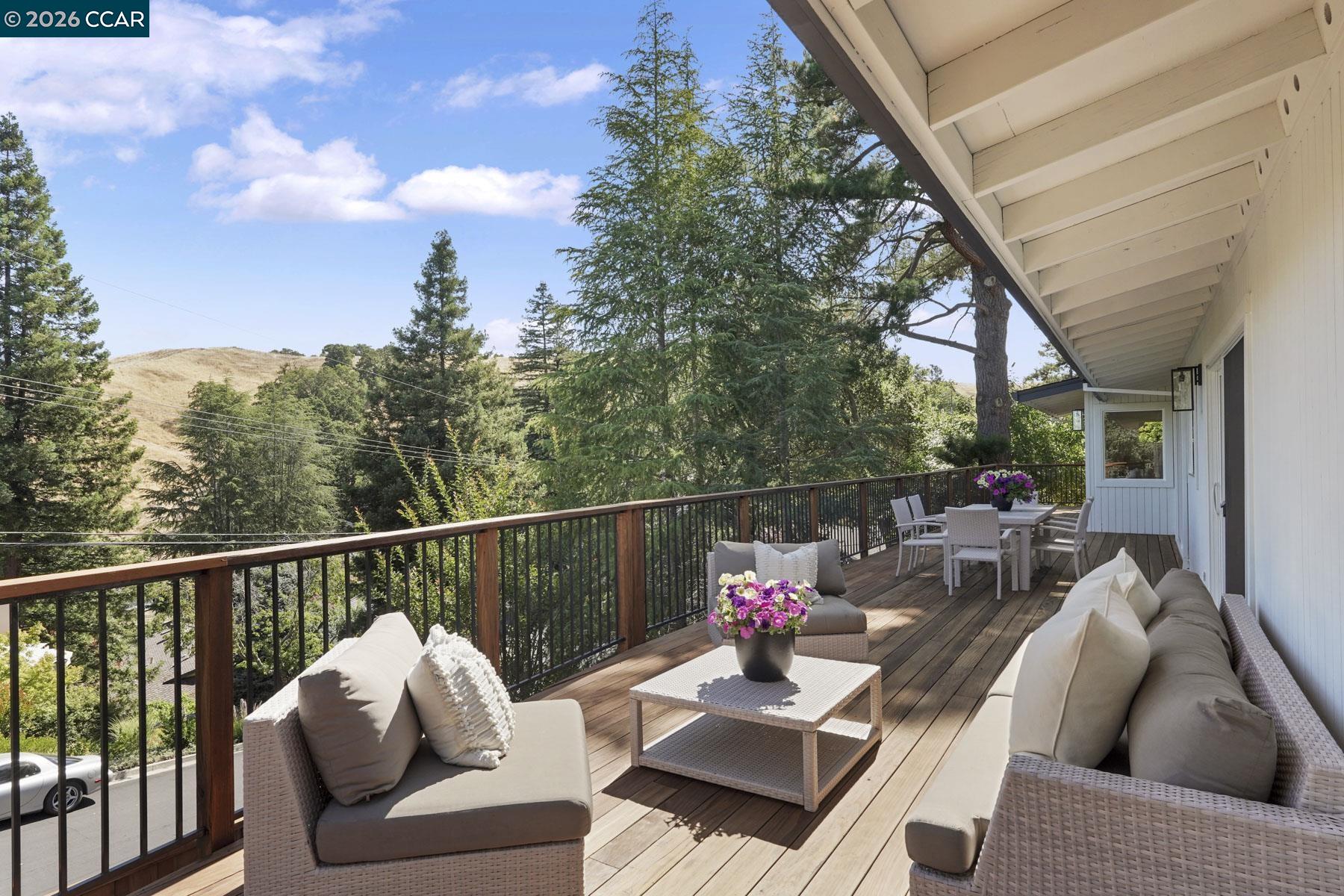 Detail Gallery Image 6 of 59 For 3233 Lucas Circle, Lafayette,  CA 94549 - 4 Beds | 3/1 Baths