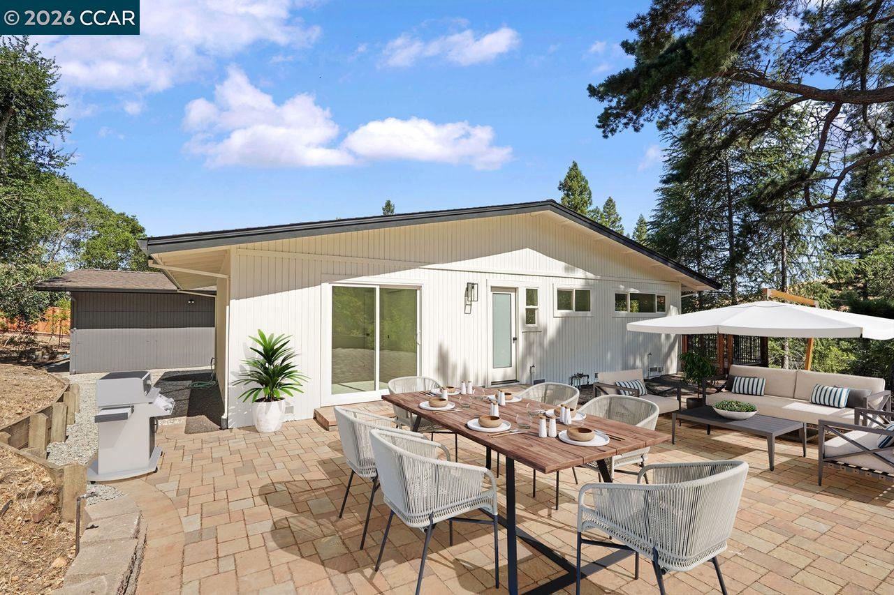 Detail Gallery Image 9 of 59 For 3233 Lucas Circle, Lafayette,  CA 94549 - 4 Beds | 3/1 Baths