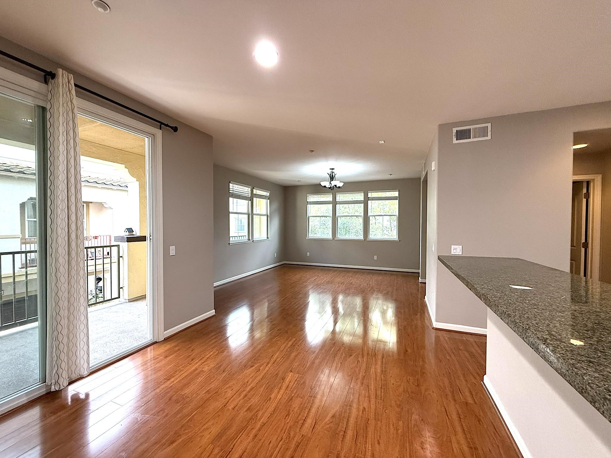 Detail Gallery Image 8 of 30 For 756 Grandview Ter, San Jose,  CA 95133 - 3 Beds | 2/1 Baths