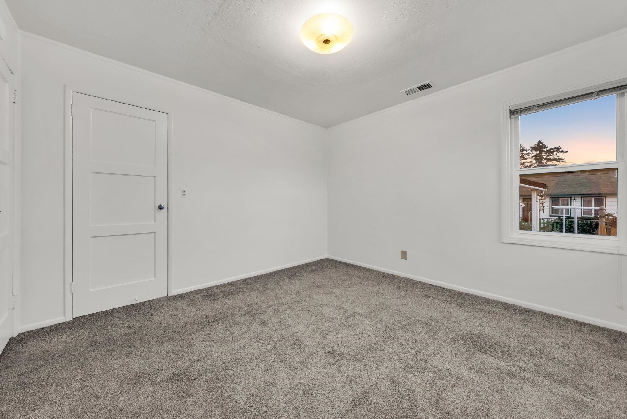 Detail Gallery Image 12 of 17 For 20911 Chester St, Castro Valley,  CA 94546 - 2 Beds | 1 Baths