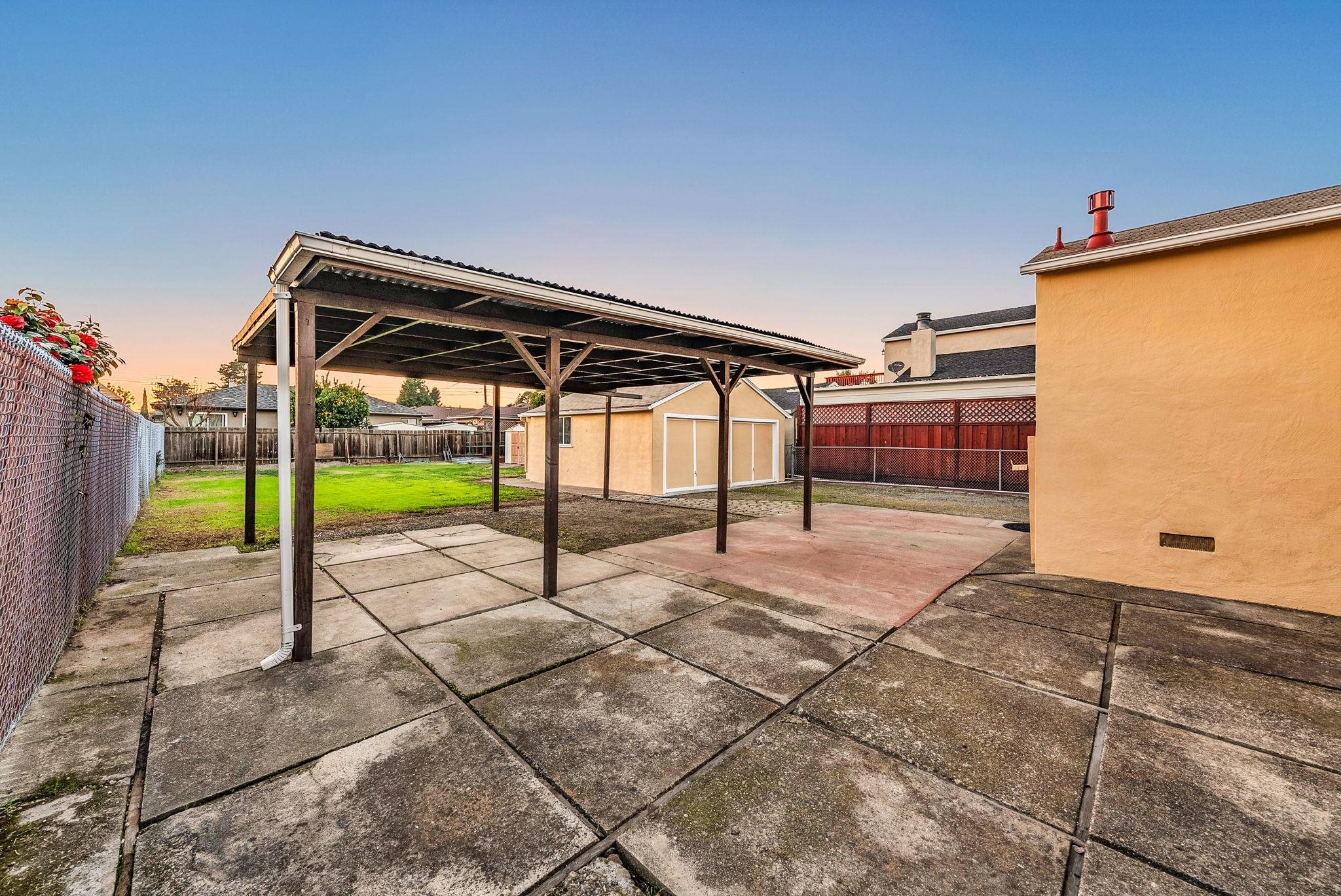 Detail Gallery Image 3 of 17 For 20911 Chester St, Castro Valley,  CA 94546 - 2 Beds | 1 Baths