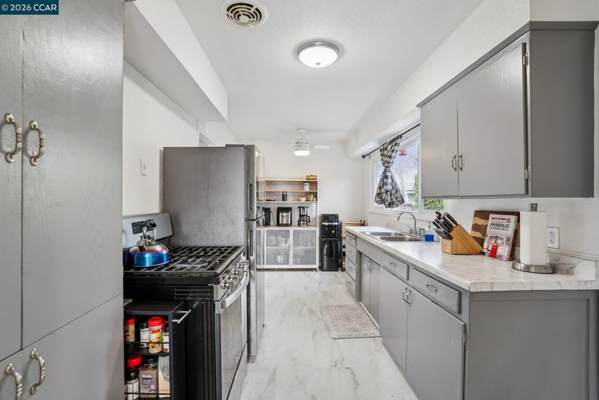 Detail Gallery Image 10 of 26 For 145 Broderick Dr, Brentwood,  CA 94513 - 3 Beds | 1 Baths