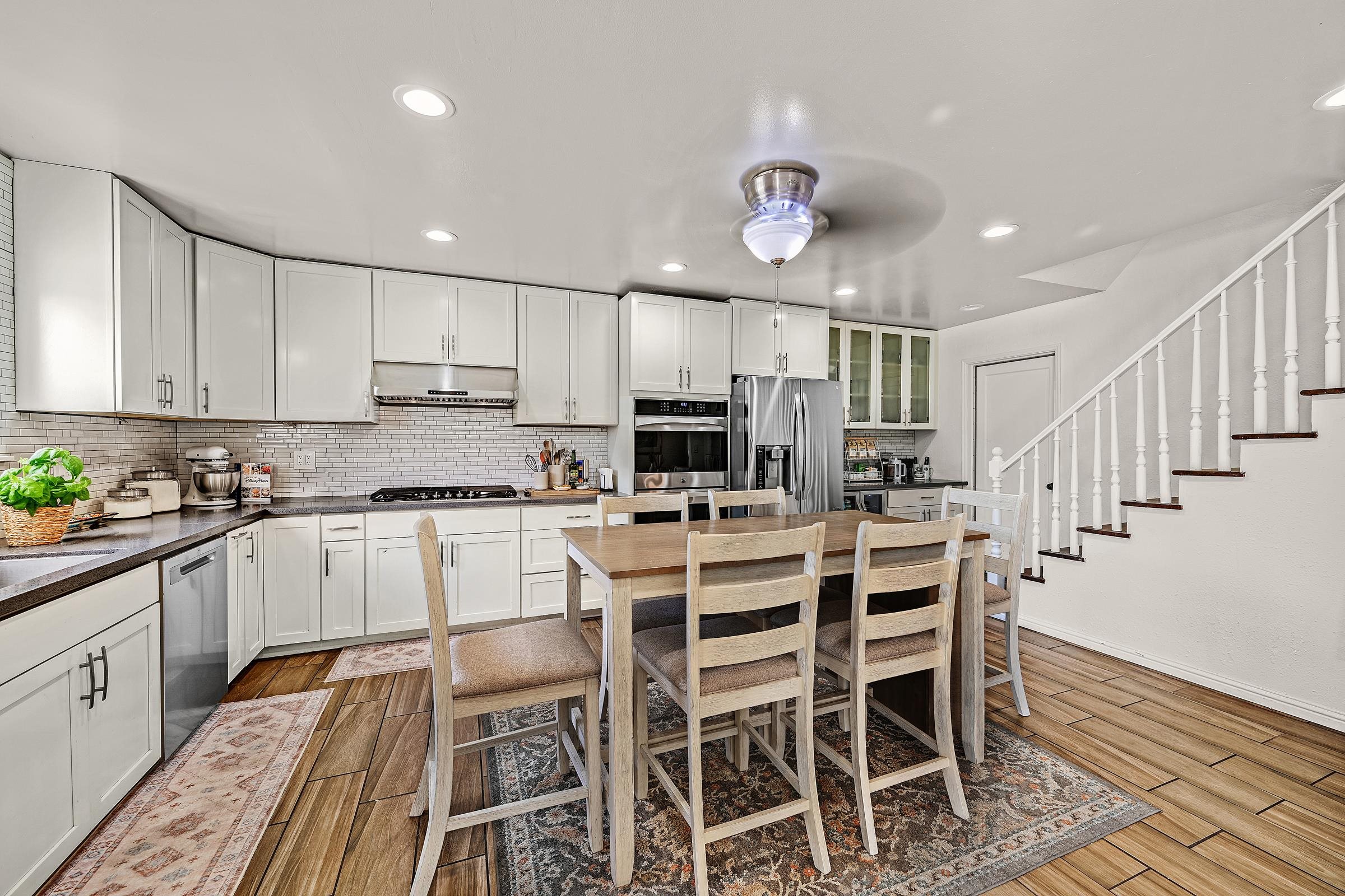 Detail Gallery Image 11 of 33 For 17779 Rainier Ave, Hayward,  CA 94541 - 4 Beds | 2 Baths