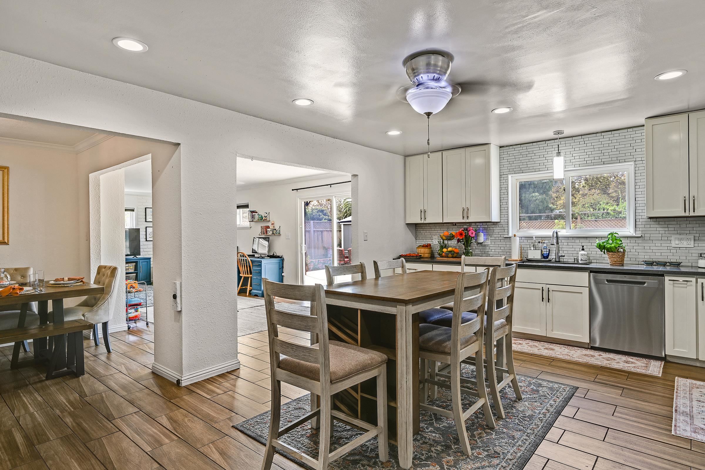 Detail Gallery Image 12 of 33 For 17779 Rainier Ave, Hayward,  CA 94541 - 4 Beds | 2 Baths