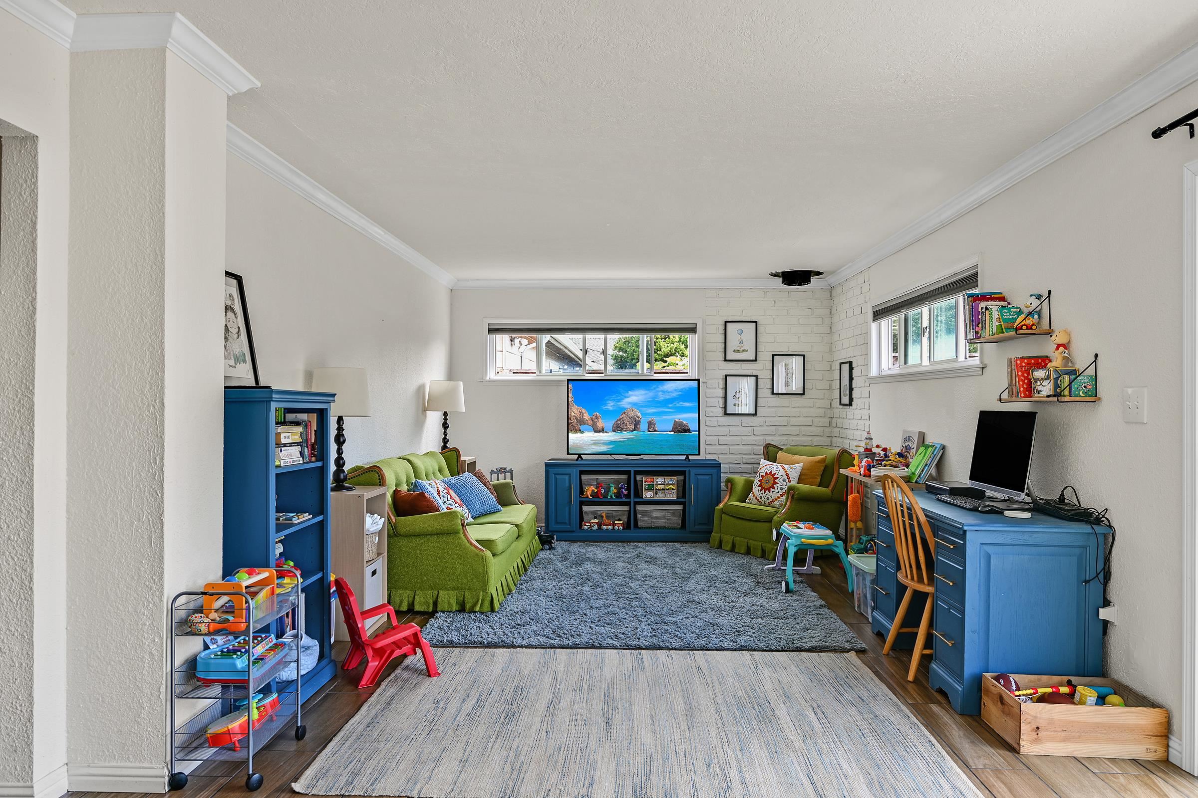 Detail Gallery Image 15 of 33 For 17779 Rainier Ave, Hayward,  CA 94541 - 4 Beds | 2 Baths