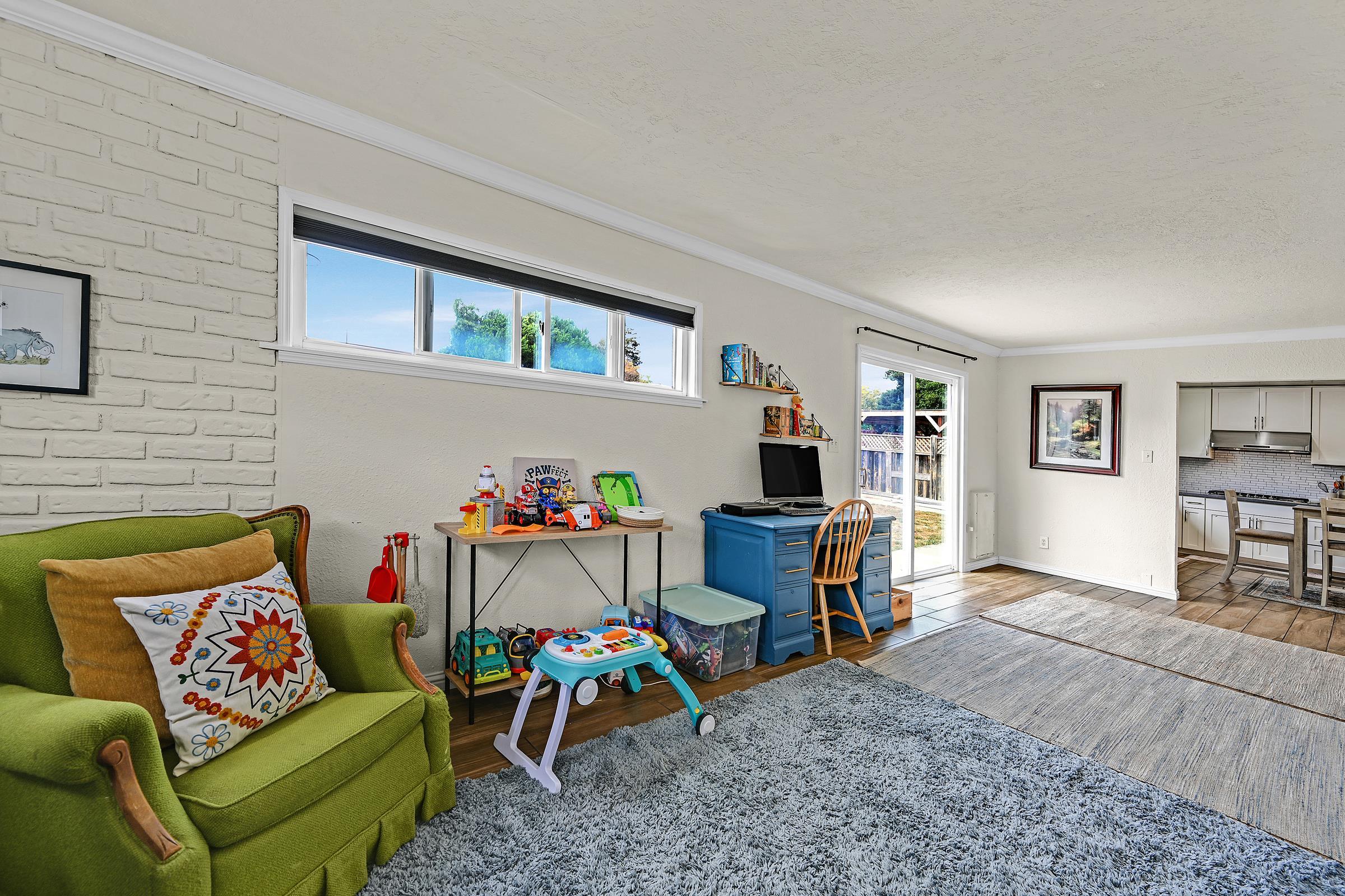 Detail Gallery Image 17 of 33 For 17779 Rainier Ave, Hayward,  CA 94541 - 4 Beds | 2 Baths