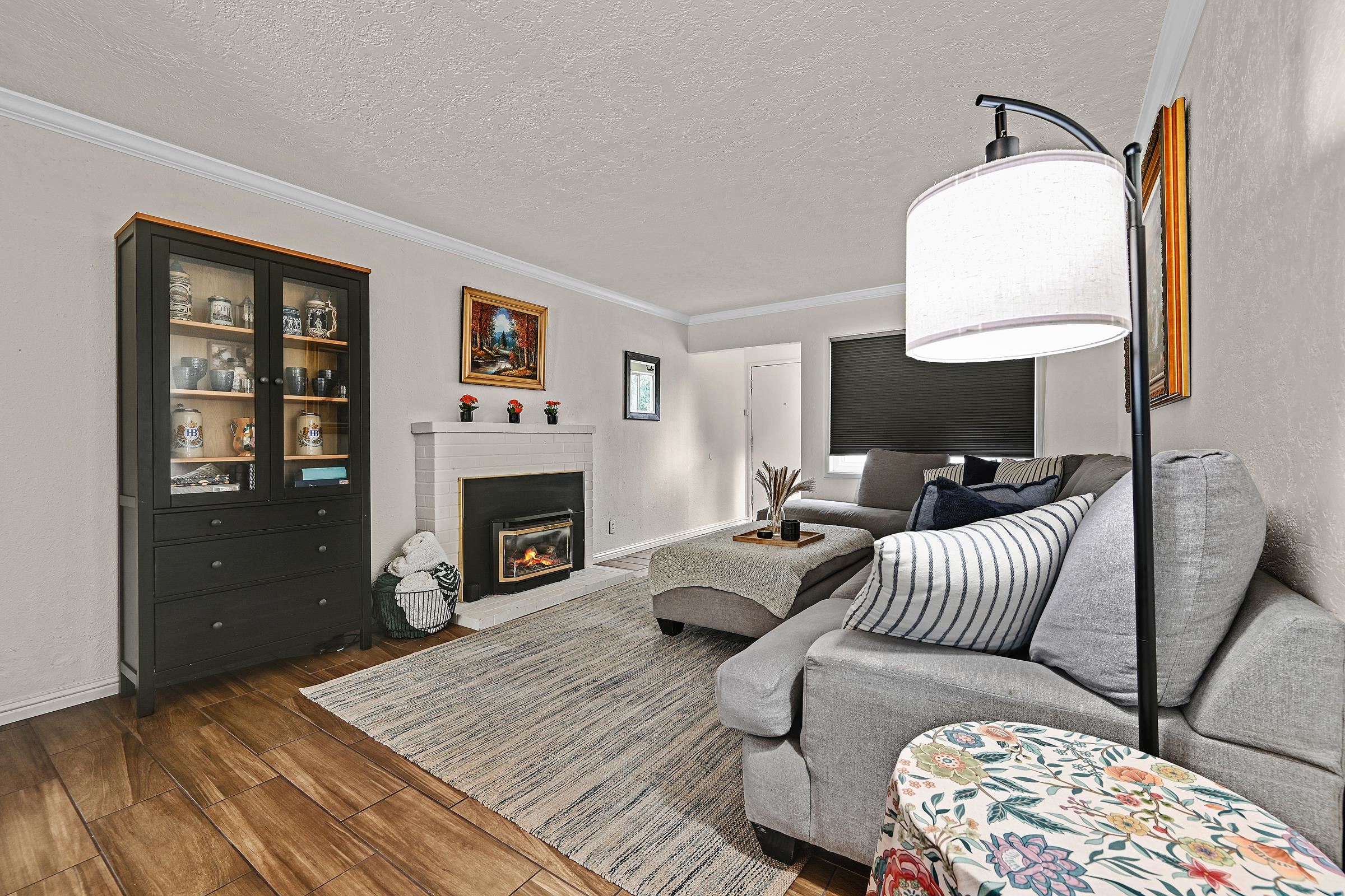 Detail Gallery Image 6 of 33 For 17779 Rainier Ave, Hayward,  CA 94541 - 4 Beds | 2 Baths