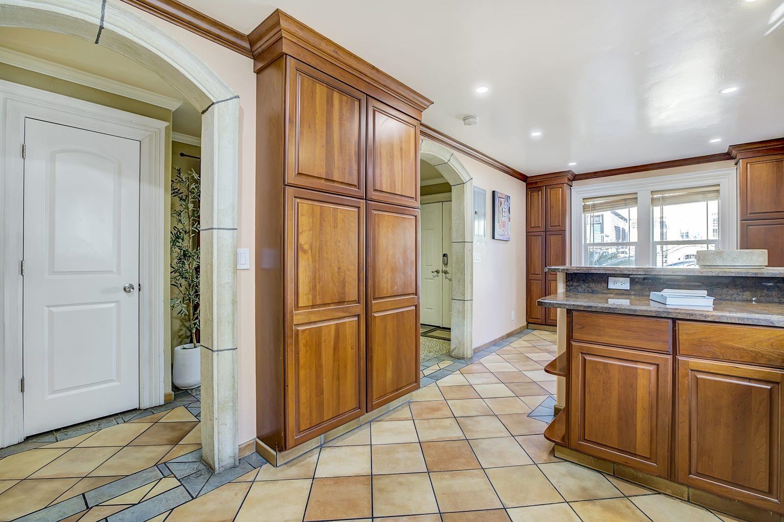 Detail Gallery Image 17 of 55 For 2635 E 10th St, Oakland,  CA 94601 - 4 Beds | 3 Baths