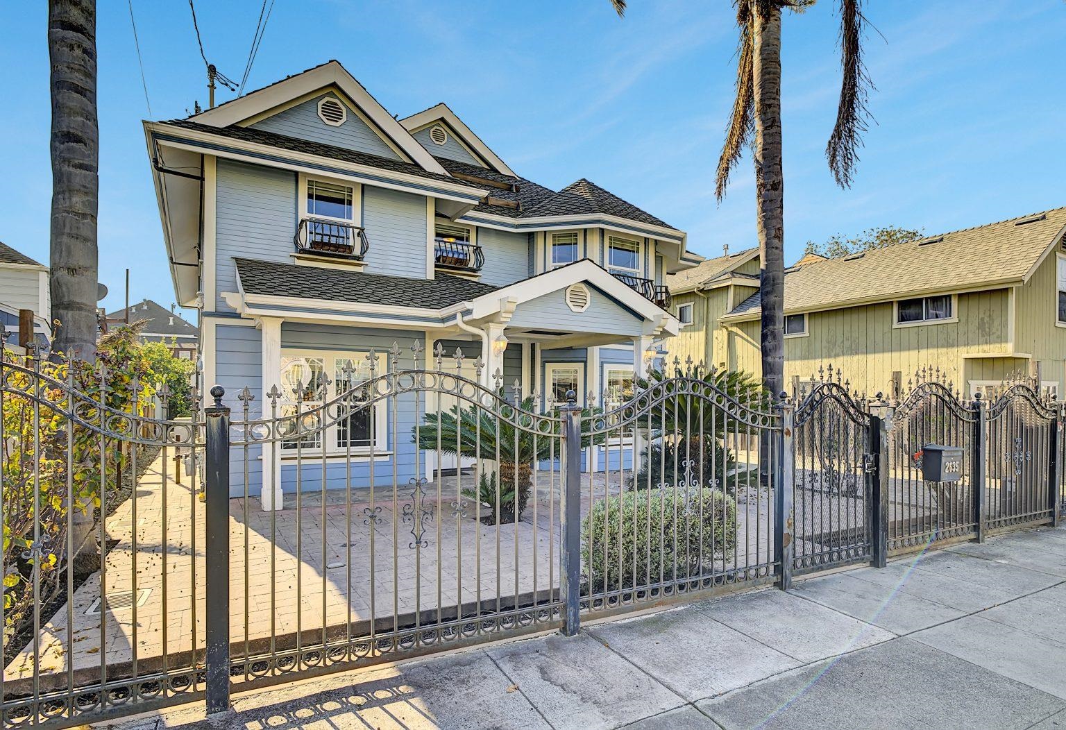 Detail Gallery Image 44 of 55 For 2635 E 10th St, Oakland,  CA 94601 - 4 Beds | 3 Baths