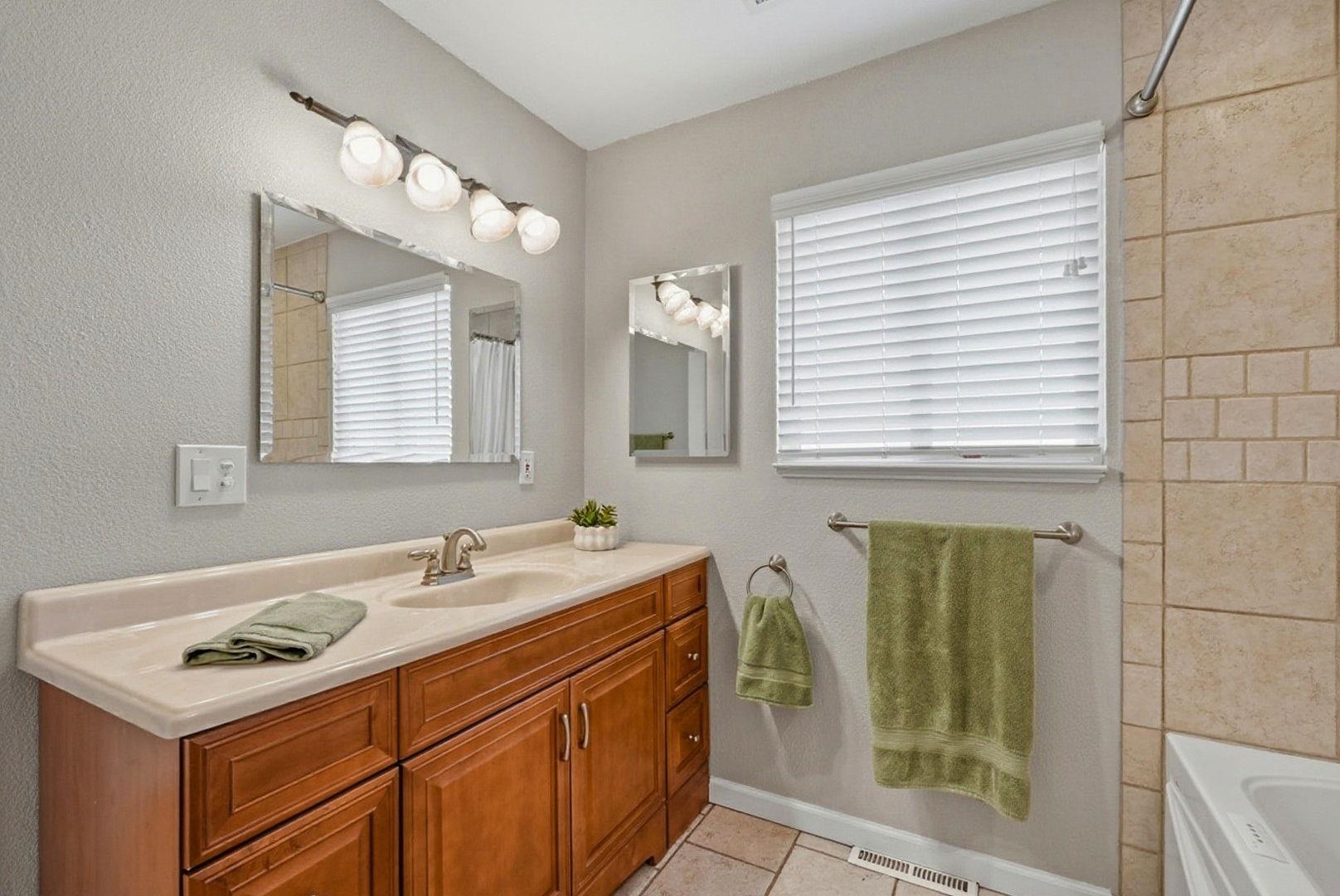 Detail Gallery Image 31 of 47 For 1368 Pegan Cmn, Livermore,  CA 94550 - 4 Beds | 3/1 Baths