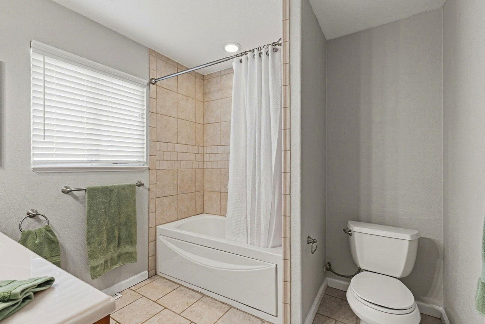 Detail Gallery Image 32 of 47 For 1368 Pegan Cmn, Livermore,  CA 94550 - 4 Beds | 3/1 Baths