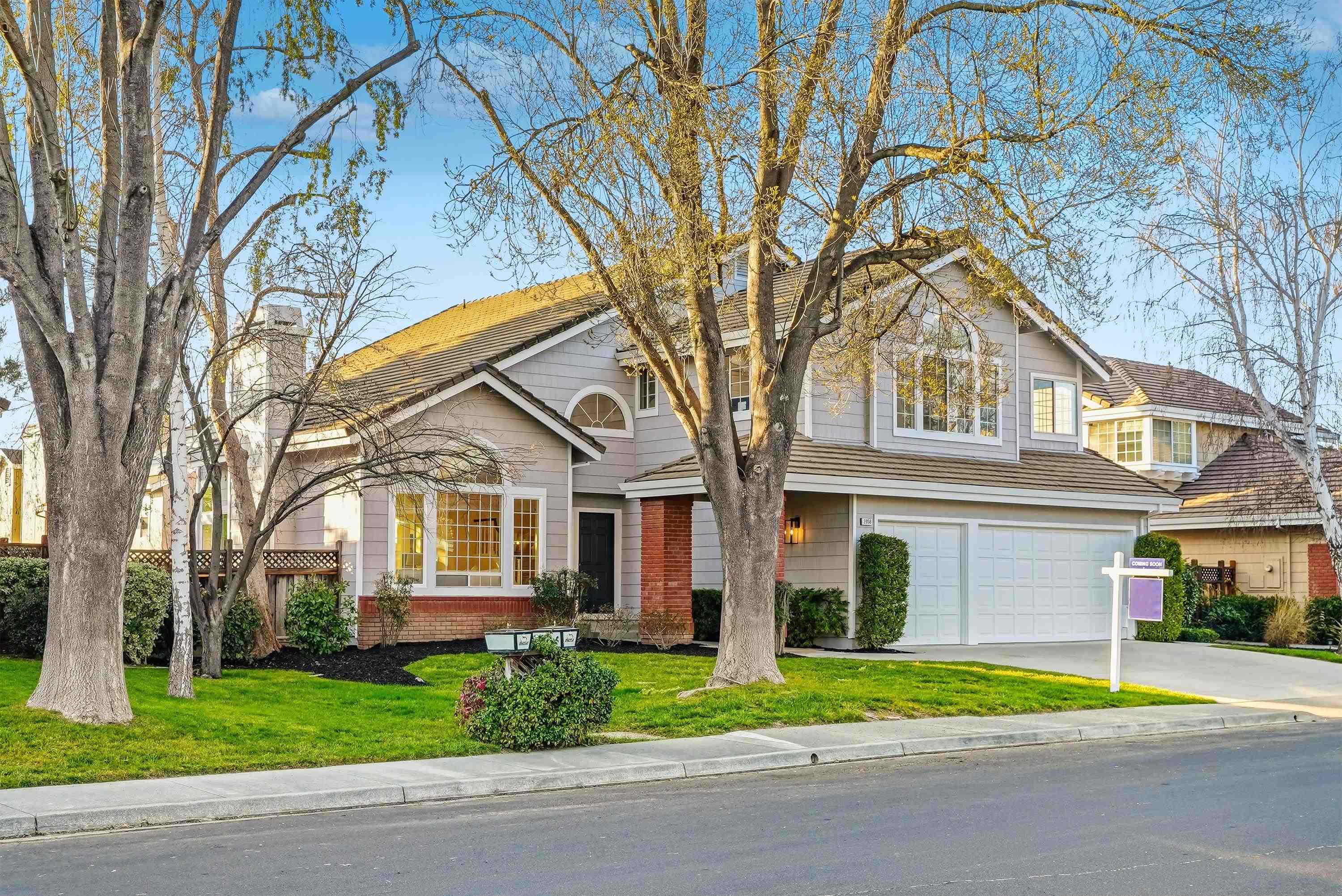 Detail Gallery Image 3 of 13 For 2058 Palmer Dr, Pleasanton,  CA 94588 - 5 Beds | 3 Baths