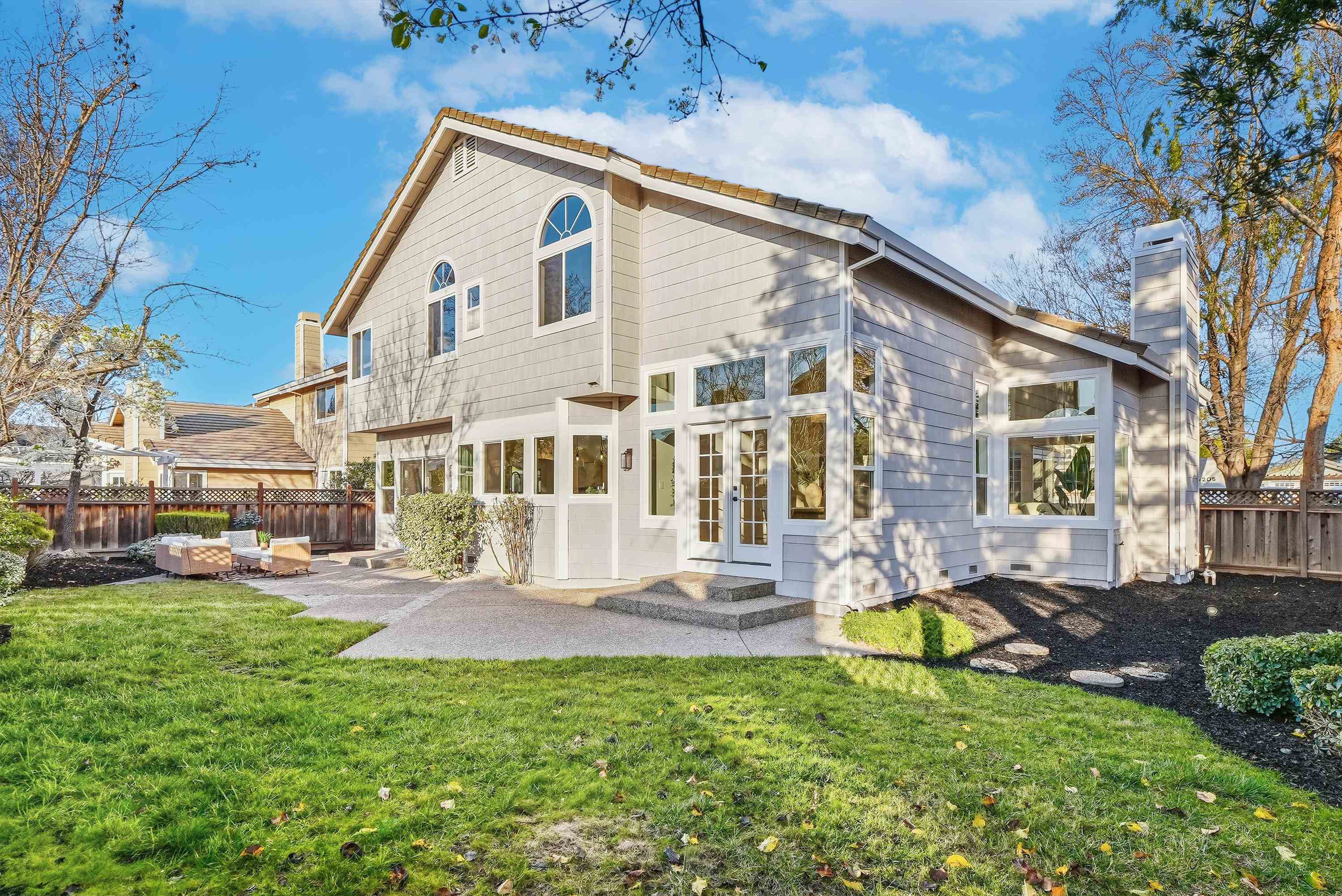 Detail Gallery Image 9 of 13 For 2058 Palmer Dr, Pleasanton,  CA 94588 - 5 Beds | 3 Baths