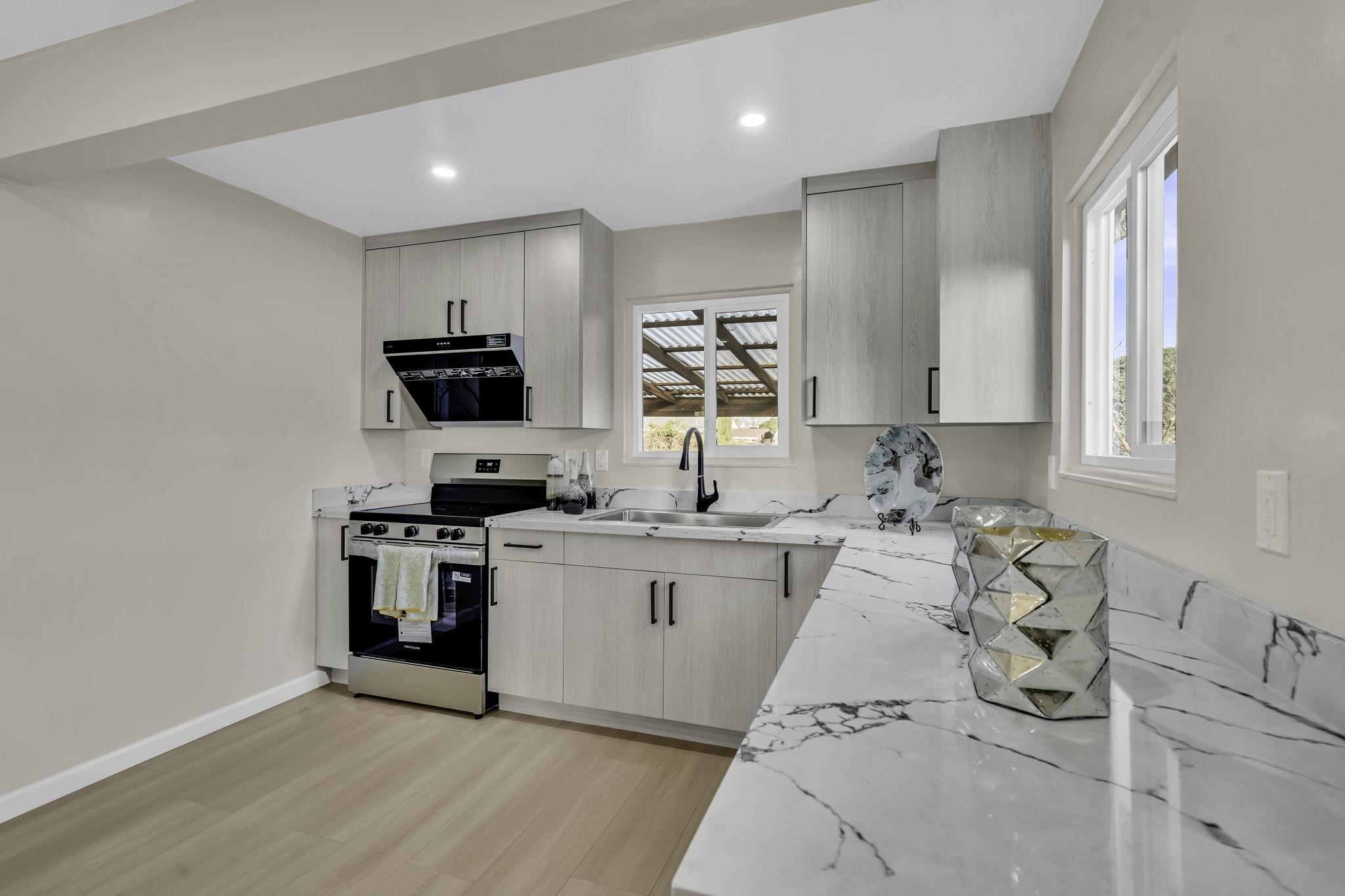 Detail Gallery Image 11 of 29 For 15040 Fleming St, San Leandro,  CA 94579 - 3 Beds | 2 Baths