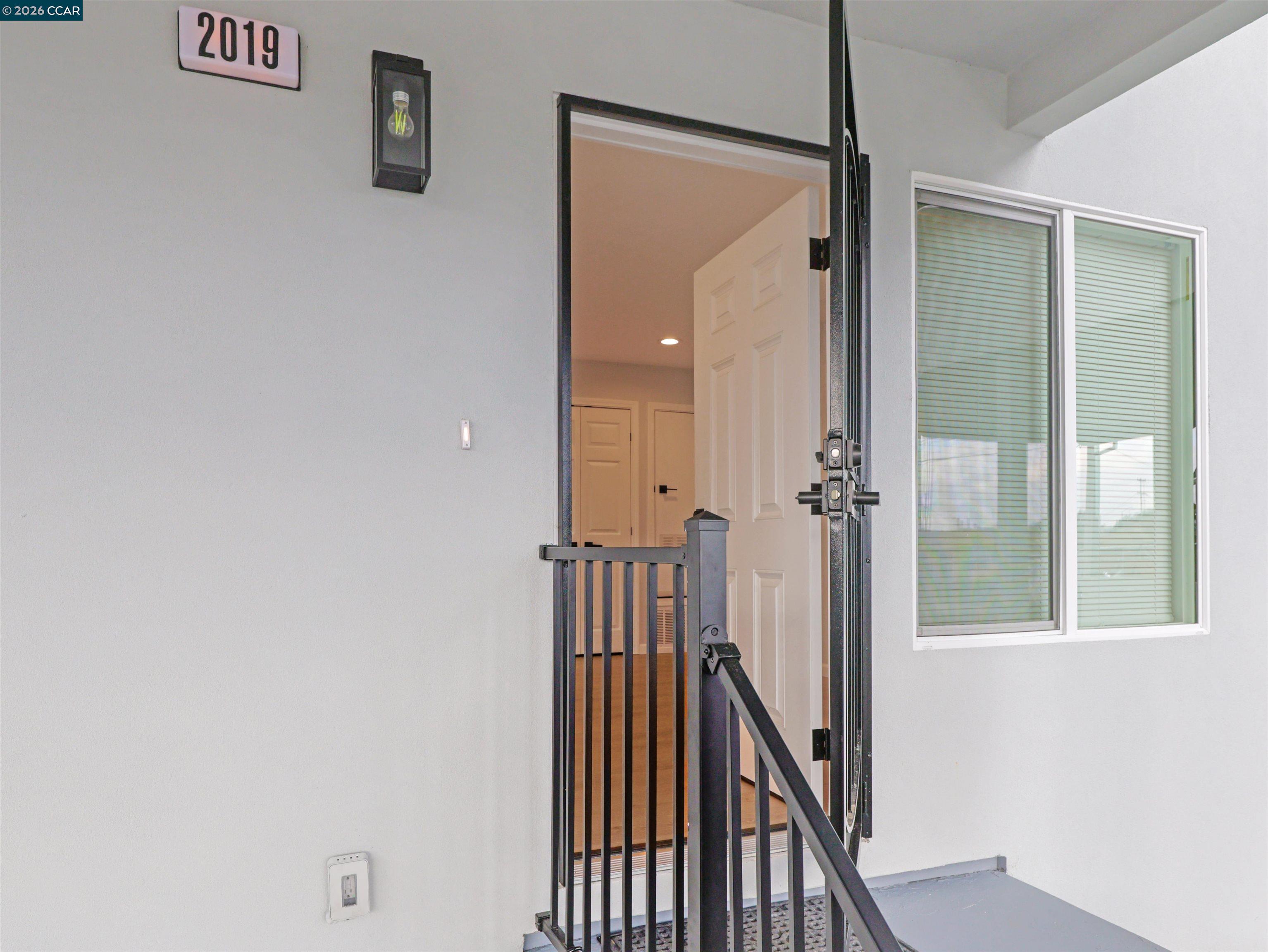 Detail Gallery Image 4 of 40 For 2019 Potrero Ave, Richmond,  CA 94804 - – Beds | – Baths