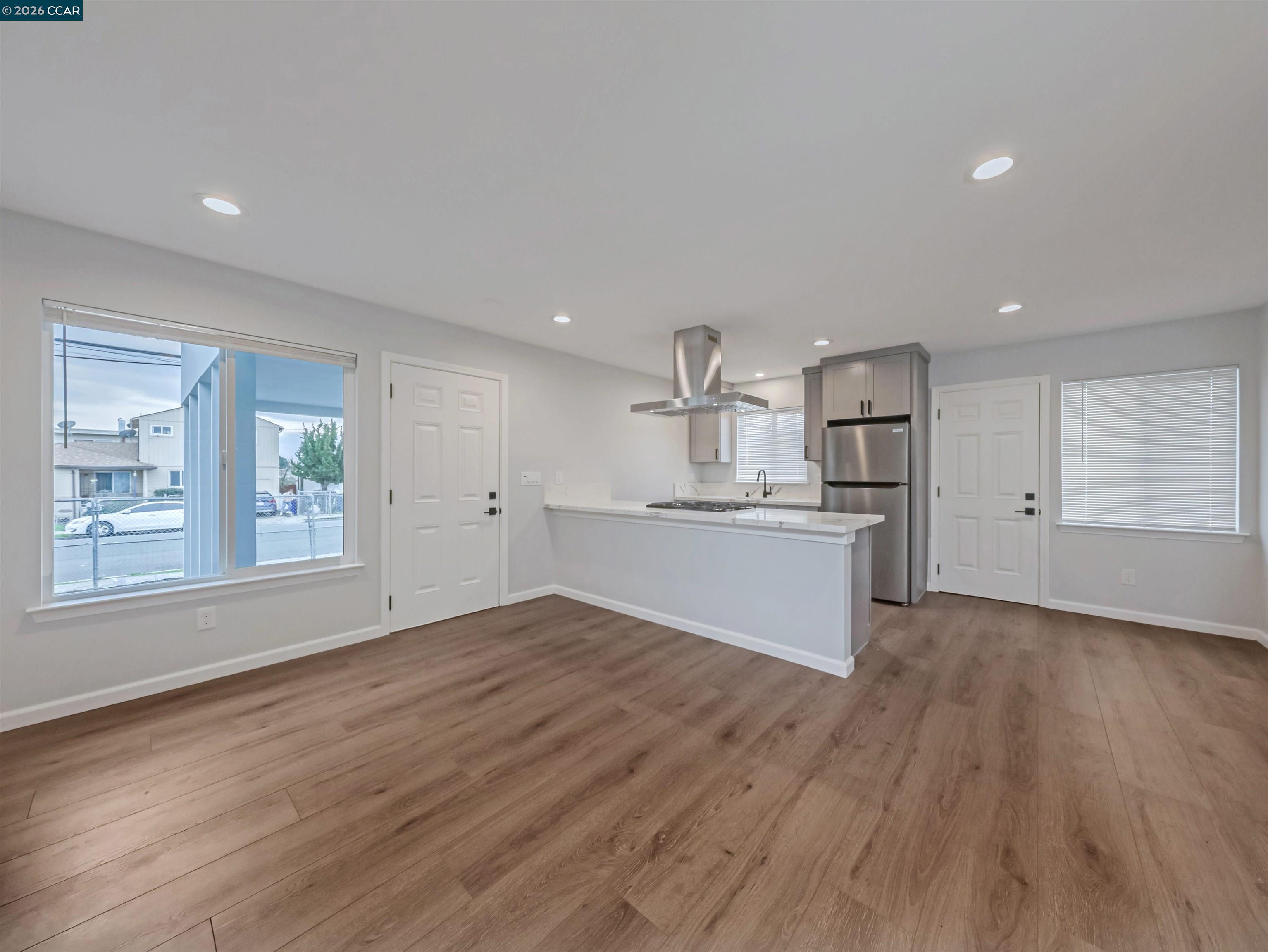 Detail Gallery Image 7 of 40 For 2019 Potrero Ave, Richmond,  CA 94804 - – Beds | – Baths