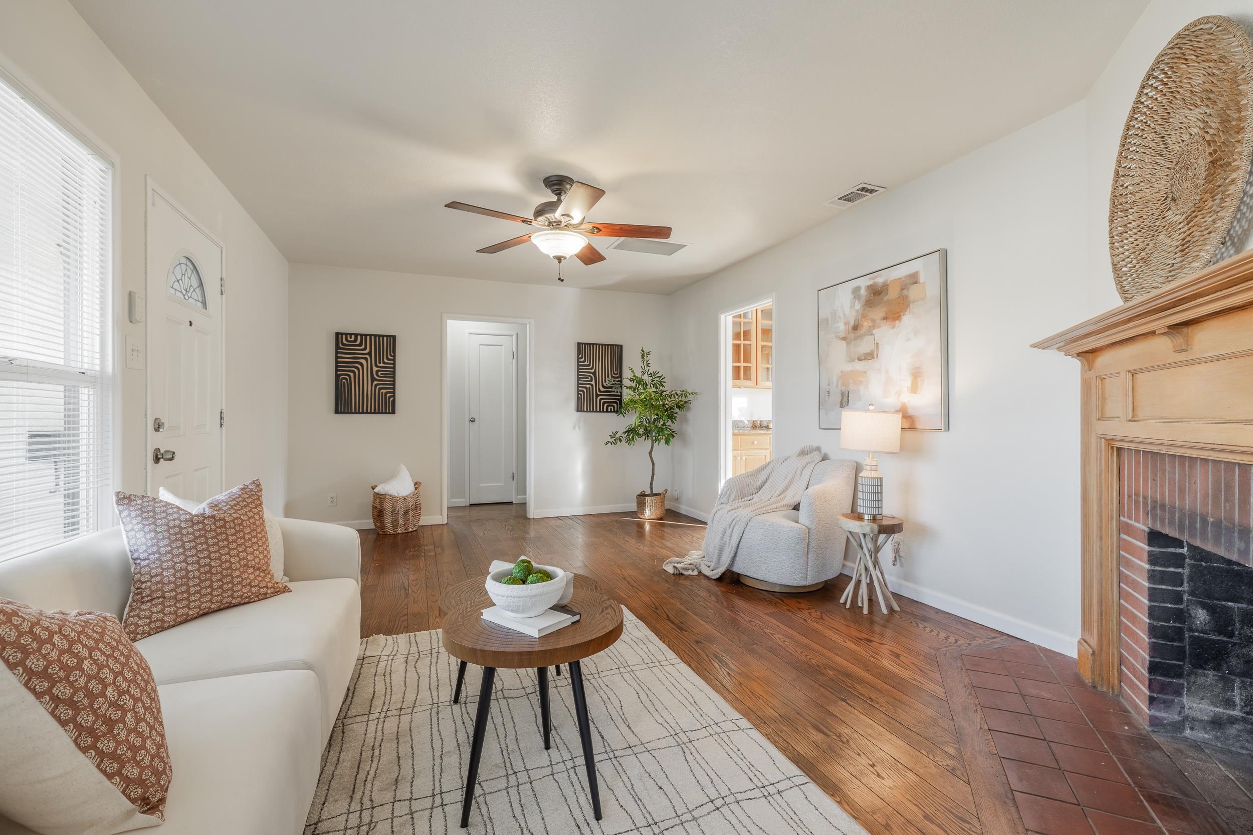 Detail Gallery Image 4 of 34 For 15016 Fleming St, San Leandro,  CA 94579 - 3 Beds | 2 Baths