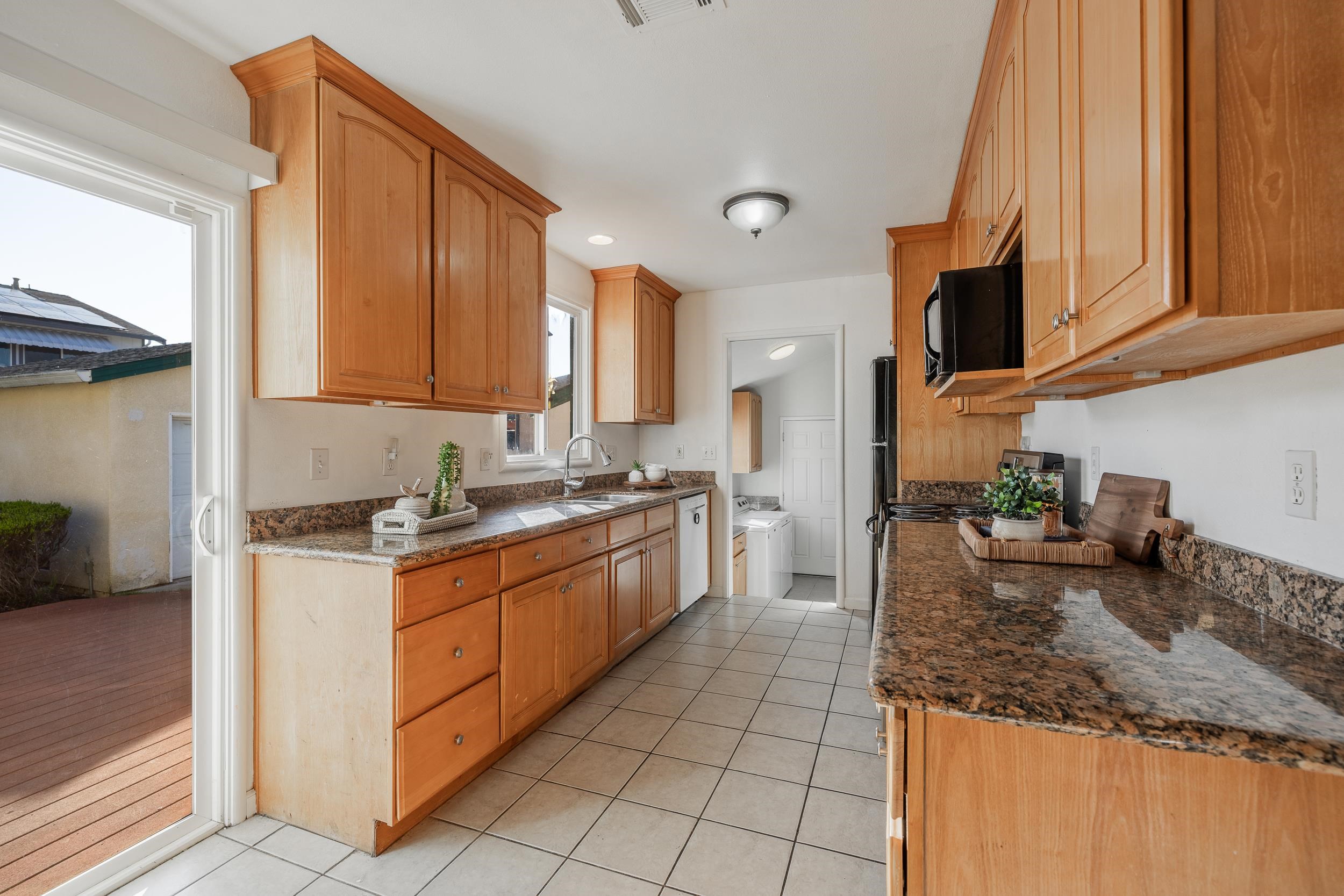 Detail Gallery Image 9 of 34 For 15016 Fleming St, San Leandro,  CA 94579 - 3 Beds | 2 Baths
