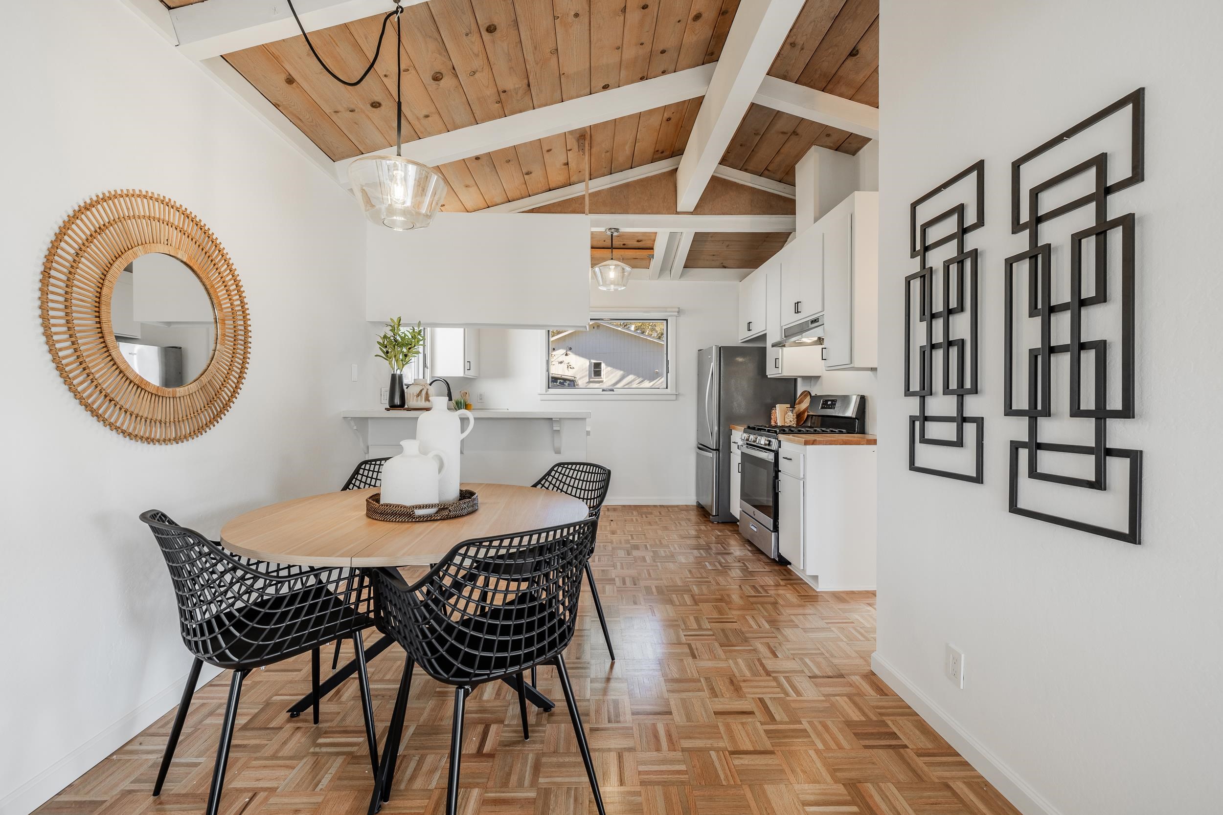 Detail Gallery Image 3 of 31 For 148 Ridgeway Ave, Fairfax,  CA 94930 - 2 Beds | 1 Baths