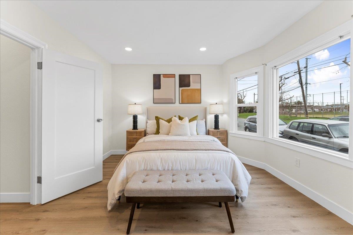 Detail Gallery Image 17 of 60 For 2717 Mabel St, Berkeley,  CA 94702 - 4 Beds | 3 Baths