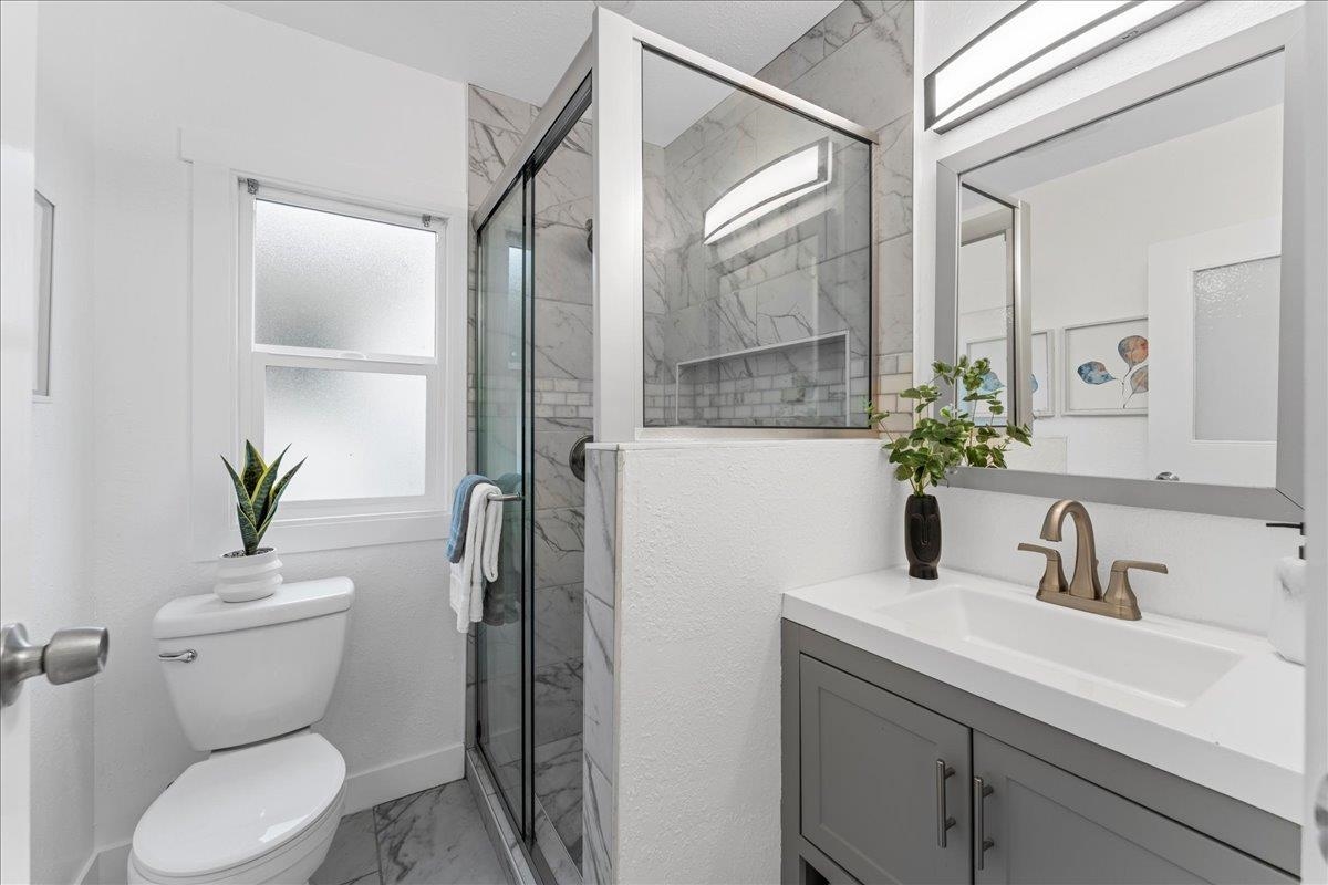 Detail Gallery Image 20 of 60 For 2717 Mabel St, Berkeley,  CA 94702 - 4 Beds | 3 Baths