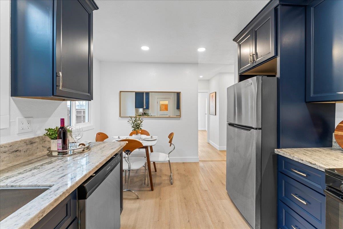 Detail Gallery Image 4 of 60 For 2717 Mabel St, Berkeley,  CA 94702 - 4 Beds | 3 Baths