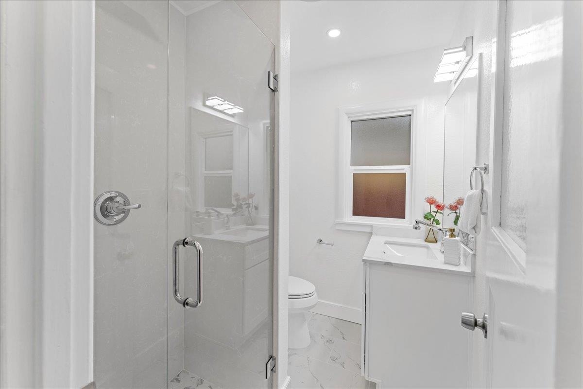 Detail Gallery Image 45 of 60 For 2717 Mabel St, Berkeley,  CA 94702 - 4 Beds | 3 Baths