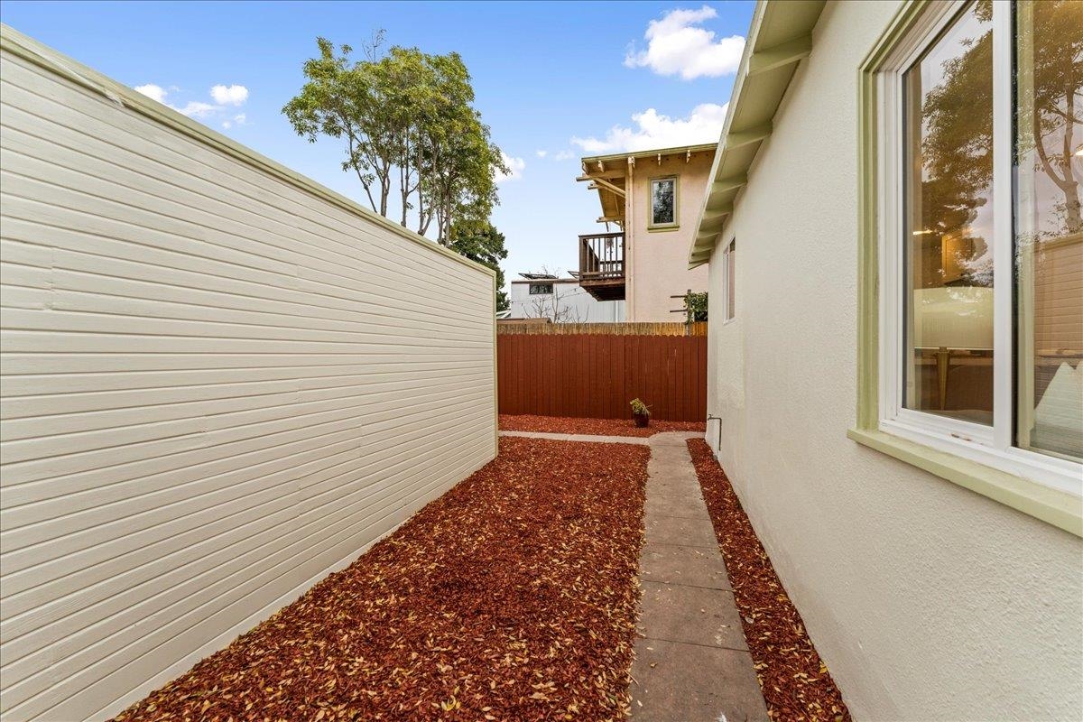 Detail Gallery Image 56 of 60 For 2717 Mabel St, Berkeley,  CA 94702 - 4 Beds | 3 Baths