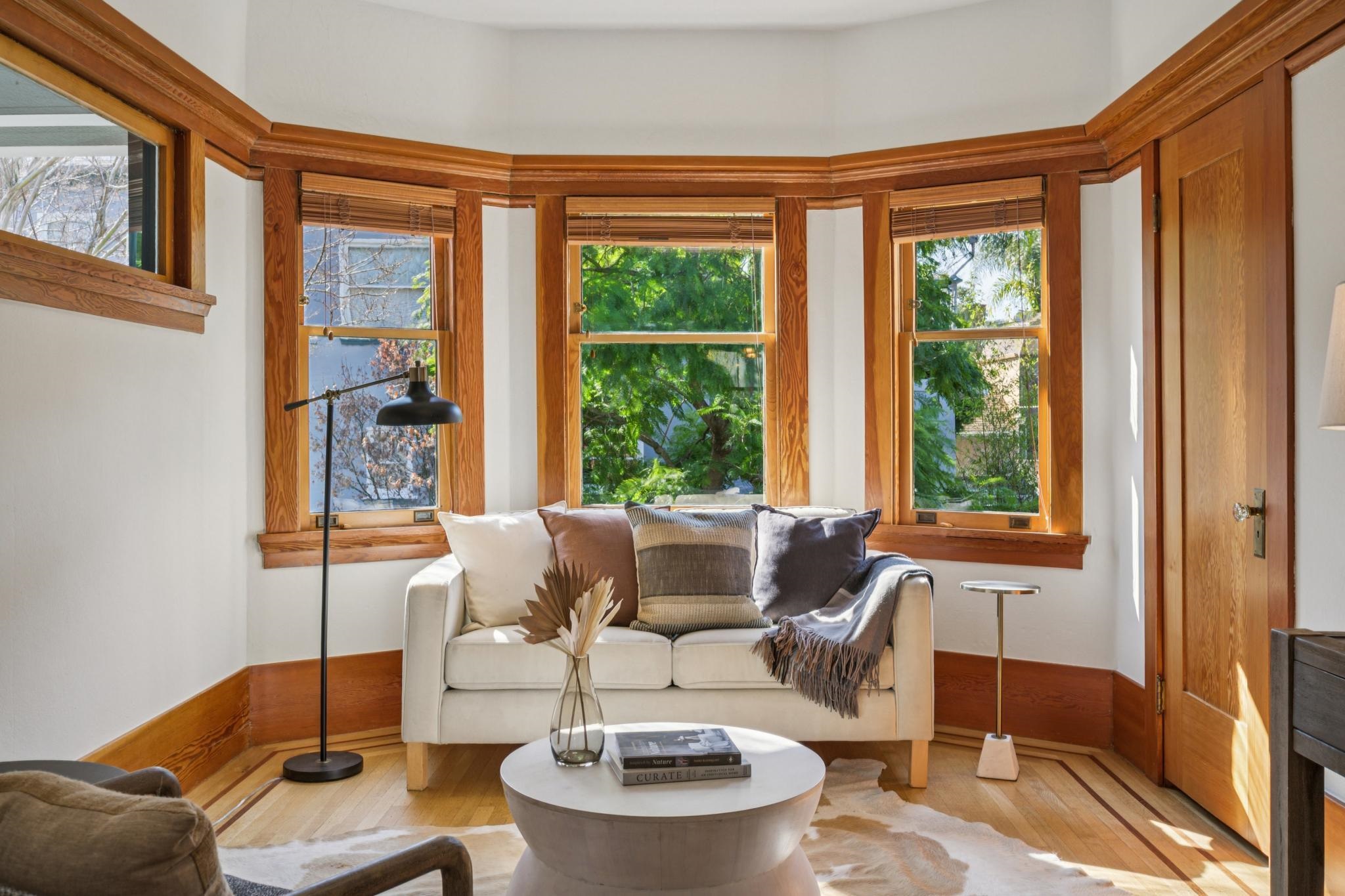 Detail Gallery Image 19 of 60 For 3833 Lakeshore Ave, Oakland,  CA 94610 - 5 Beds | 3/1 Baths