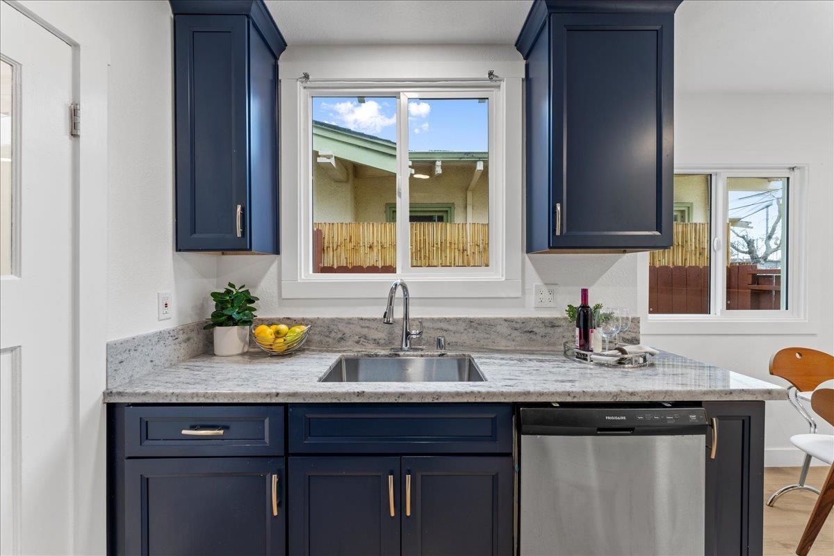 Detail Gallery Image 18 of 59 For 2717 Mabel St, Berkeley,  CA 94702 - – Beds | – Baths